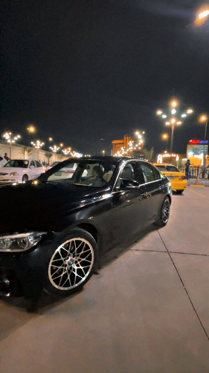 السلام عليكم BMW  330i موديل 2017
محرك 2000 تون تيربو ✈️
حساس امامي خلفي 🚨
حساس جانبي 🚨
فول موصفات 1/1✅
سياره مابيهها اي نقص بس شي بسيط✅
سياره نظيفه وبعدهها بحيلهها ✅
للتواصل***********

