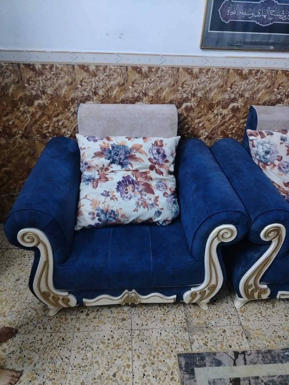 تخم قنفات عشرة مقاعد نظيف جدا قماش ووتربروف نظام مندر الظهر مع ثلاث طبلات السعر، 275الف للاستفسار الاتصال واتساب ه
***********
