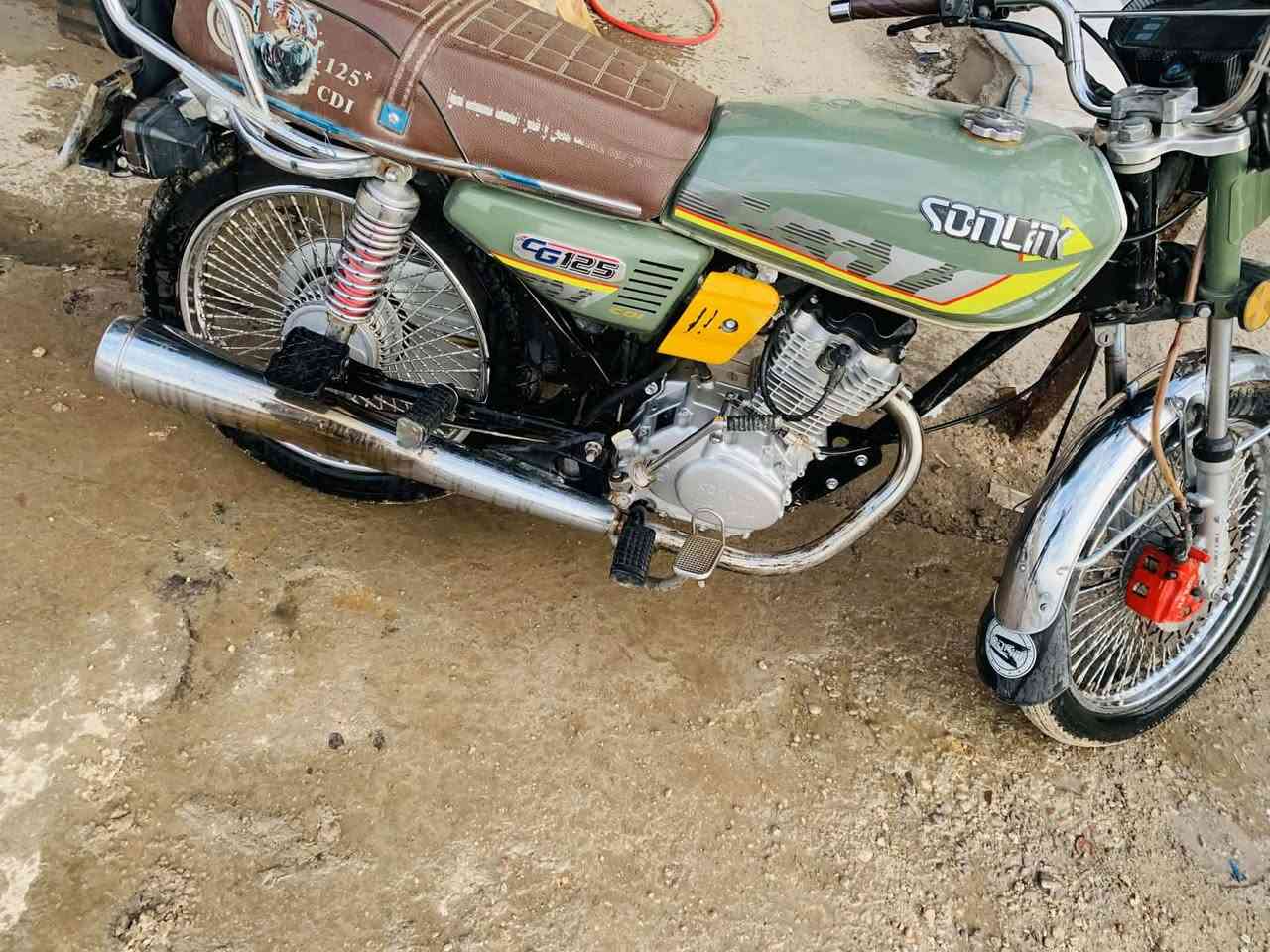 سلام عليكم دراجة البيع موديل ٢٤ نضيفه كلش المكان واسط الصويره ***********
