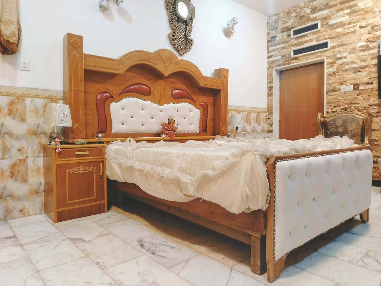 عندي غرفه نوم صاج نجاره 850وبي مجال  مكان كوت توصيل اكو


**إذا كنت صاحب هذا الإعلان وتريد حذفه لأي سبب، رجاءا أرسل رسالة إلى الدعم الفني**