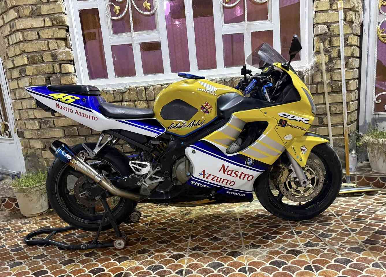 السلام عليكم 

للبيع دراجه افوراي  600cc  موديل 2004 كفاله محرك وكير ما مفتوح دراجه نظيفه عليها تزويد طخم تايرات امامي و خلفي جديد 
كلجات +يدات رياضي + قبضه للراكب الخلفي الدراجه عليها ادامه ماي زيتي+ دهن يورل +دهن بريك
دراجه نظيفه وخير من الله تجي تفحص بعينك وتقتنع 
السعر 27 وبيها مجال مكاني ذي قار 
الرقم ***********
