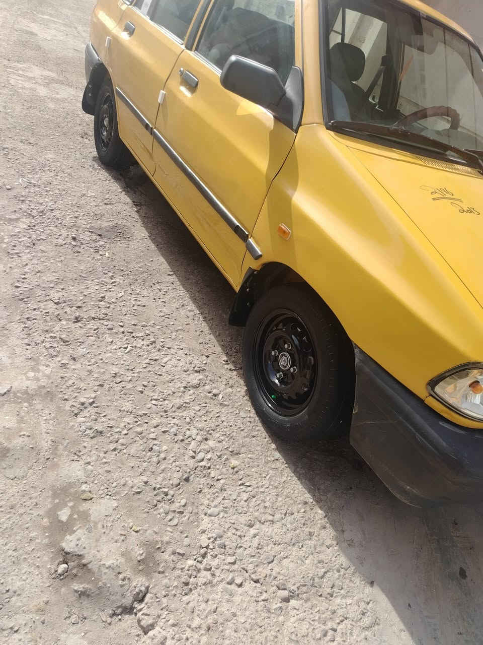 سيارة سايبة موديل 13 سياره بسمي اليوم مرقمها هيئة و غرامات مصفرة سيارة مال بيت تخم تاير جديد اجنبي مكينة حلو لا صرف ولا تبخير كير كلش حلو حدادية جديدة مشط جديد كهربيات كله شغال سيارة نهائي مابيها اي نقص واريد تحويل سنوية جديدة 28 رقم انكليزي كامل والسعر 33 قفل عنواني حي أور 600 مقابل مطعم البيت الفلسطيني رقمي ***********
