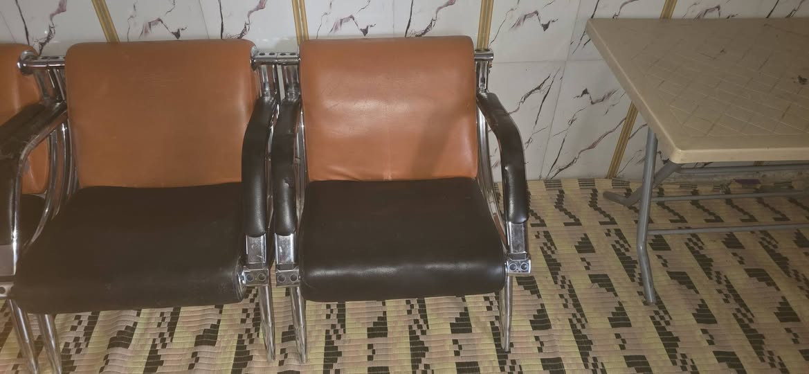 تخم استيل ٧ مقاعد الشراي يجي خاص او ينتصل عله الرقم ***********العنوان حله السعر انتصل وتدلل حلة, بابل
