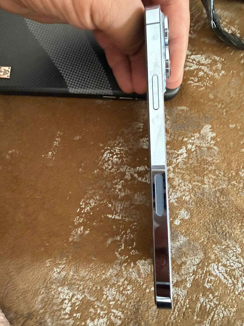 السلام عليكم
iphone 13 pro Max
بطاريه ٨٤
الجهاز مبدل بي شاشه فقط
وبي كسر بل ظهر 
كله شغال وامانت الله الشاشه شديتهة قبل ٥اشهر اصليه وكاله 
فيس ايدي بصمه وجه كله شغال وجهاز صار عندي ٢سنه 
للبيع العنوان بغداد المعامل الباويه 
رقم الهاتف ***********
السعر ٤٥٠ وبي مجال
