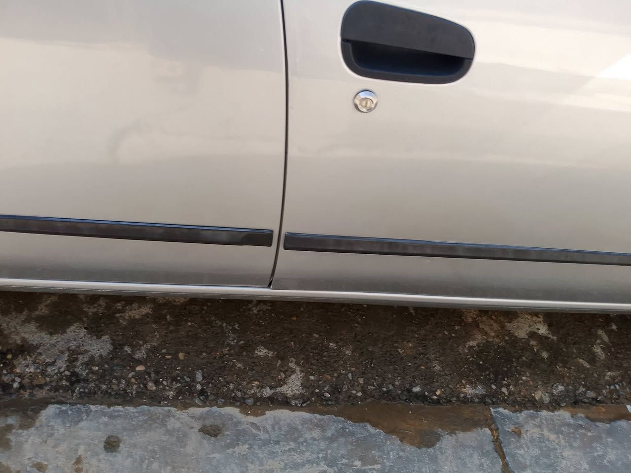 السلام عليكم رمضان كريم طيبة موديل 2015 اج بارك جان بيها جراد من صبغة حزام كير ومحرك وتبريد مقفول صدر جديد وغرفة جديدة جام خلفي امامي كهرباء بلاد ويل كب حجم 14. رقم بغداد دولي باسمي معروضة ب47 ورقة بيها مجال للاستفسار رقم هاتف *********** بغداد شعب شارع الصحة
