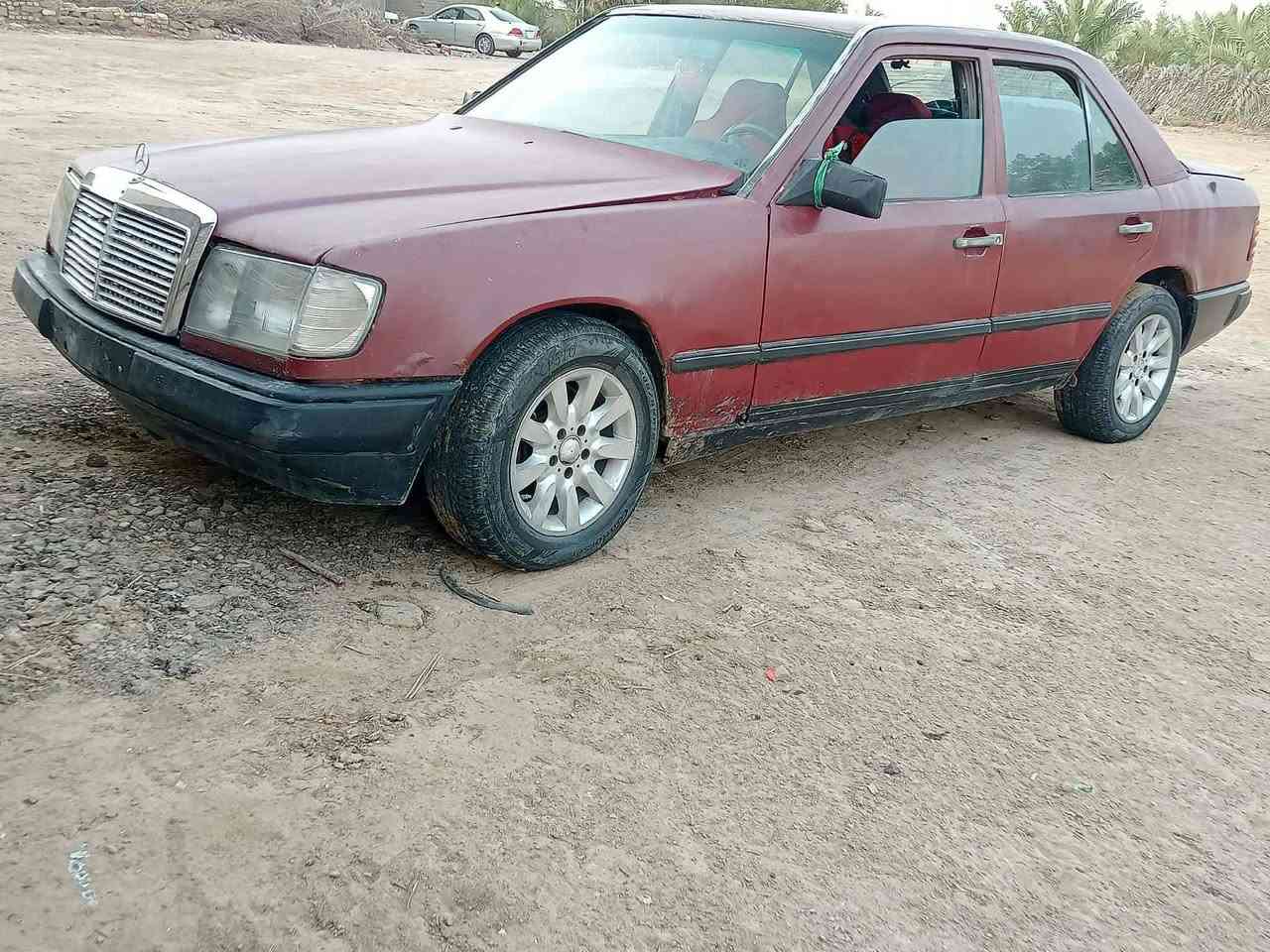 سلام عليكم مارسيدس دب ادوات ادوات للبيع مديل(1989)مكينه وكير  مكينه في في تي مكفولات كهربايات شغاله سياره نضيفه السعر 20  وبيه مجال مكاني ناصريه ***********
