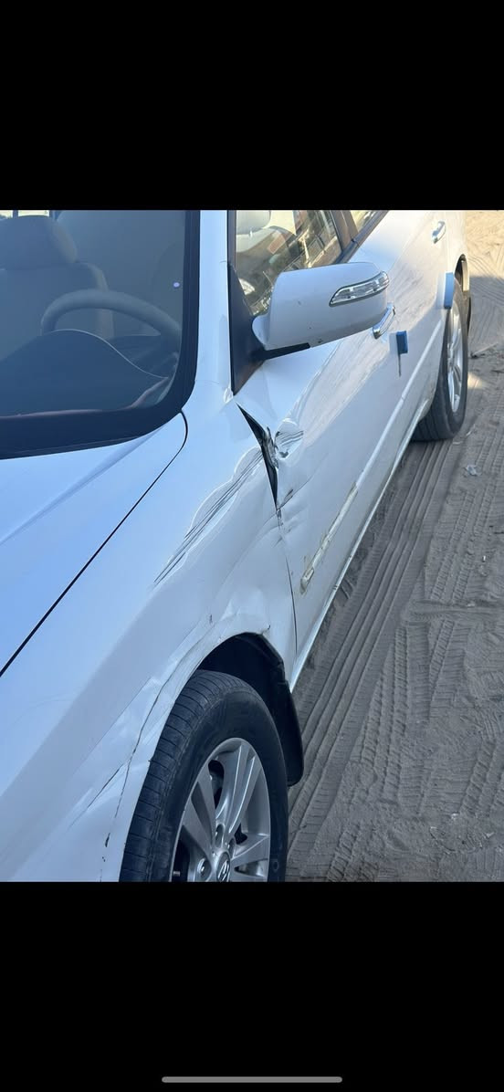 سوناته 2011 مكينه 2000 مكفوله حداديه وگير ومكينه 
السياره جديده  رقم إنكليزي هزه جديده سنويه بسمي رقم بغداد  امانت الله بس بيه هذه الضرر وكما واضحه كدامكم جديده ماعدا هذه الضرر شبر بل باب وجاملغ 

السعر 130 وبيه مجال للاستفسار الاتصال ***********
