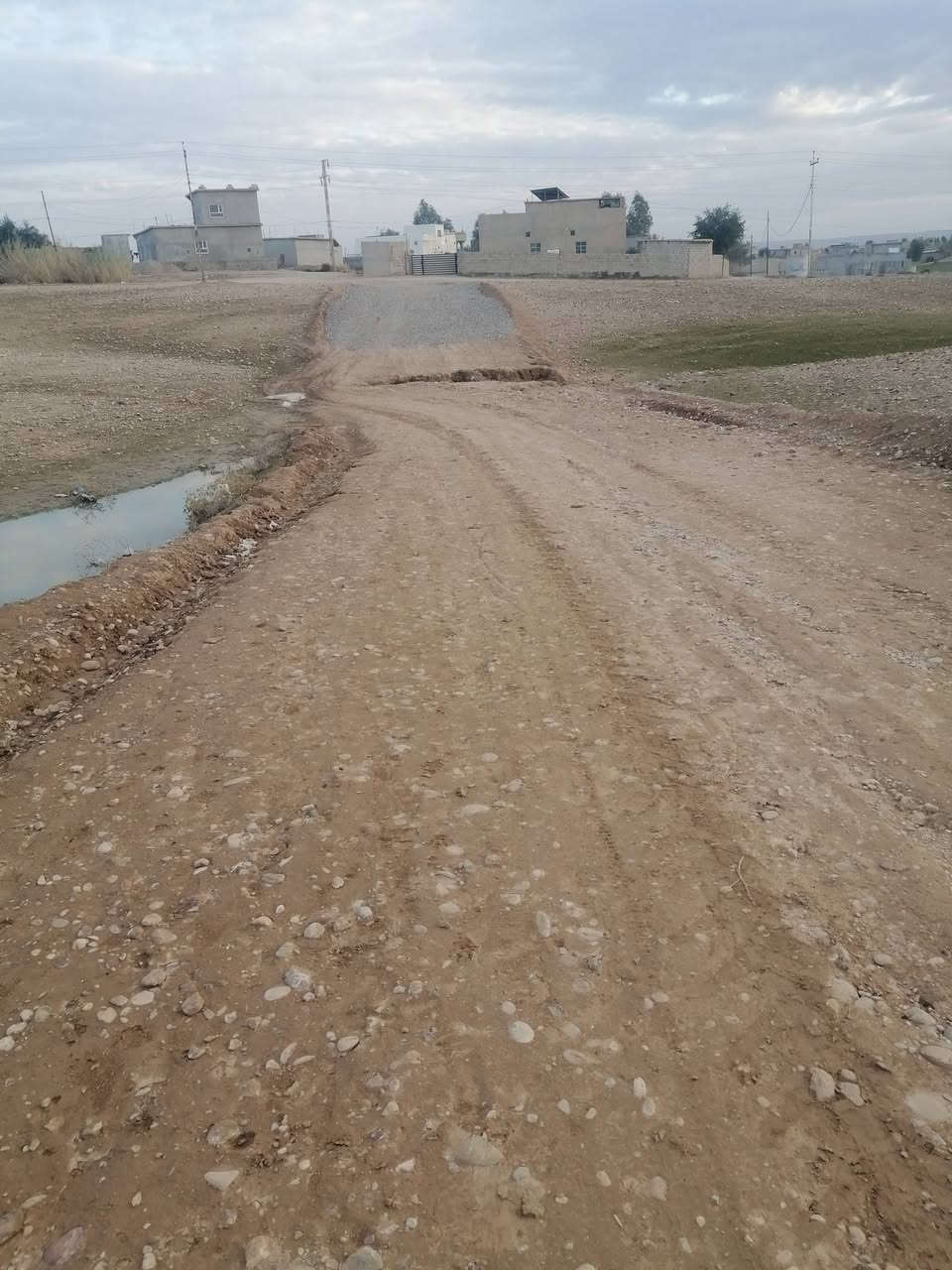 ارض للبيع مجاور ثانوية الصباغيه للبنين علمآ كافة الخدمات من ماء وكهرباء اتريد قطعه عل 500متر سعر القطعه 5مليون اتريد شلع هم يرهم علمآ  شارع الرئيسي 8متر والفرعي 4متر للستفسار ***********
