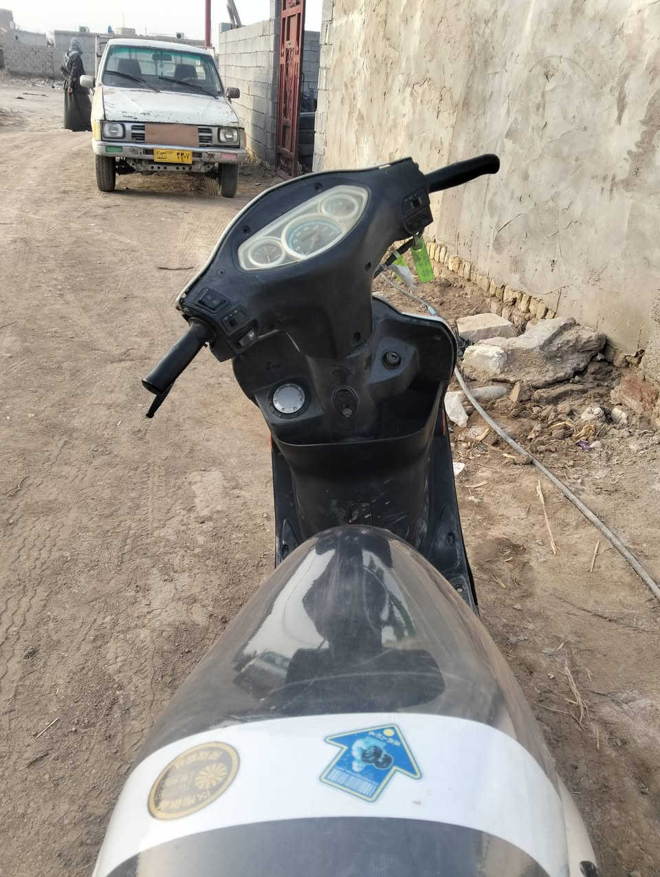 السلام عليكم دراجة جي فور  ما ناقص شي بيها تنقيص فقط ما ادخن دراجه حلوه كلها شغاله  السعر 225
او مرواس بدراجه ايرانيه
***********
