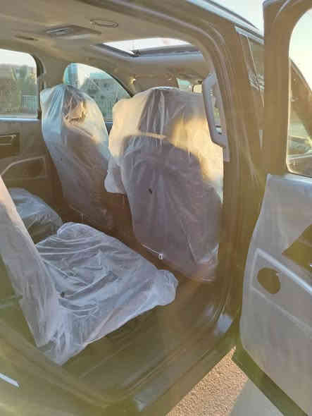 كيا تولرايد ٢٠٢٤ مكينه ٣٨٠٠  ماشيه ٧٠٠٠ اخت زيرو بدون رقم سعرها ٣٠٥ ***********  حادث خفيف صبغ بس باب بصف سايق قطعه وحده فقط
