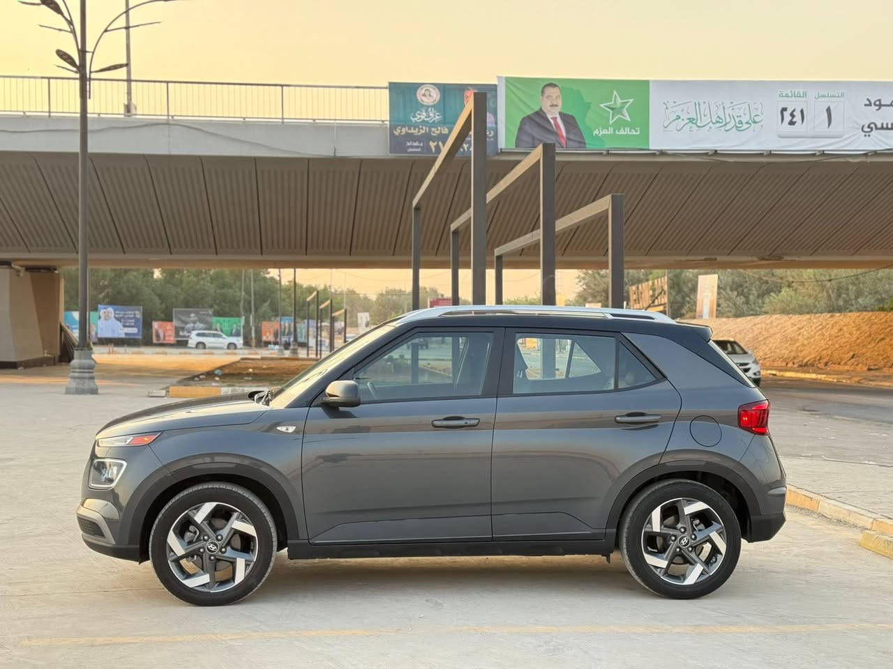 السلام عليكم 🙋🏻‍♂️🌹
للبيع هونداي فينو موديل 2023 لون أسمنتي تو كلر  دخول جديد ترقيم جديد رقم أربيل سنويه بأسمي تحويل  ثاني يوم السياره وارد أمريكي ضررها جداً بسيط كما موضح بالصور جاملغ امامي الأيمن فقط بقيه سياره مكفوله كفاله عامه بدون دواخل لغود وشواصي مكفولات سياره جديده بمعنى الكلمه بوضع شركه ترايها زيرو مكينه 1600 دوش دبل نوزل كير محرك صدر تبريد مكفولات 

برغي مابيها نقص جاهزه حجر بيئه بلادي 

مواصفات Limited 🚘

بصمه تشغيل تشغيل عن بعد 

بصمه أبواب اشاير ترحيب عند الاقتراب 

كشنات جلد تدفئه استيرن جلد تدفئه 

شاشه كبيره لمس كامره دواره 

نظام خرائط GPS كار بلي

عداد الكتروني 

ثلاث انظمه قياده سمارت ونورمال وسبورت sport 

ويل كب حجم 17 مع تخم تاير جديد 

فول تحكم استيرن أربع جهات بلوتوث حاكيه واي فاي

شاحن لاسكلي 

رادارات بالمري جانبي خلفي مسار خطي سياقه ذاتيه 

توقف ذاتي عند الاقتراب 

للأستفسار *********** اسيا ➡️

*********** عراقنا ➡️

ابو علي مكاني البياع السعر 135 وبيها مجال ❤️
