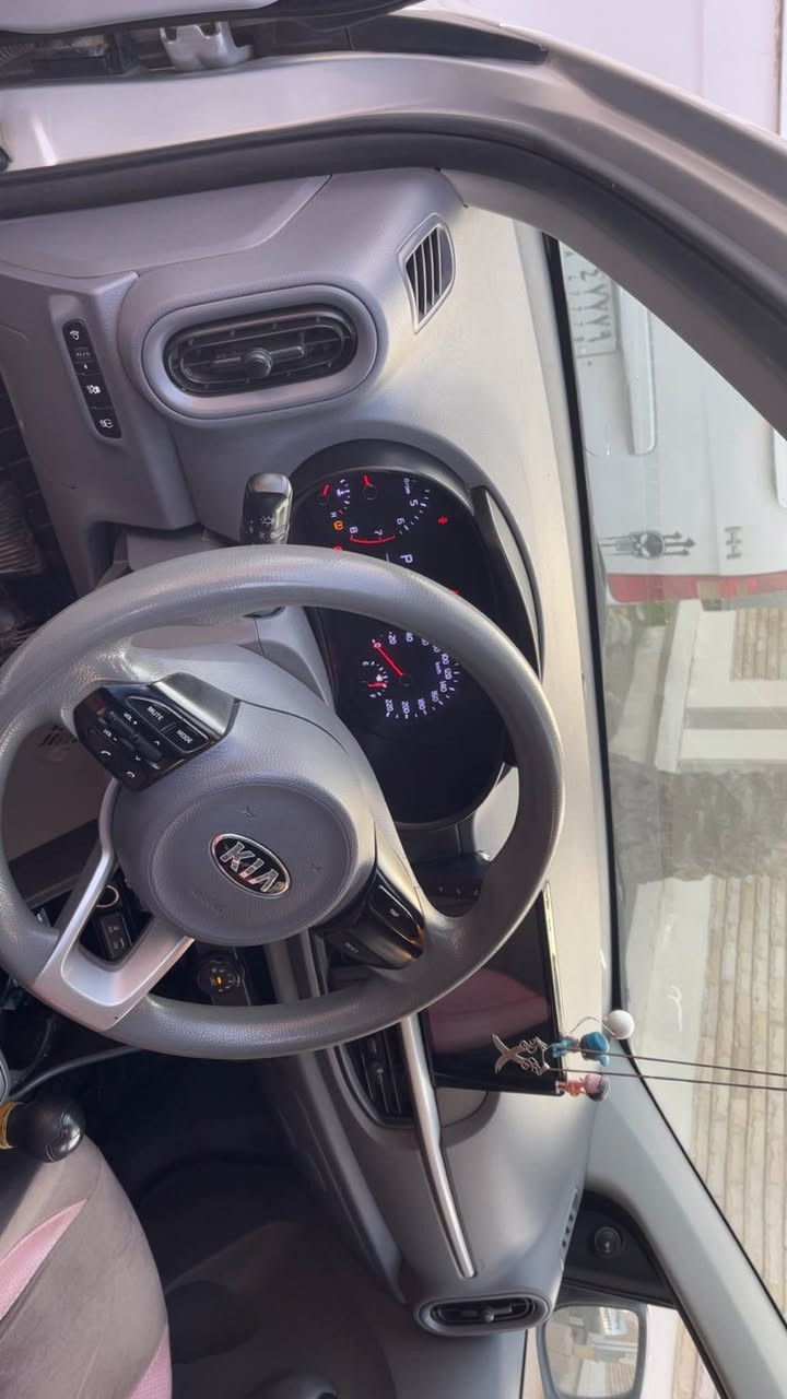 كيا بيكانتو ٢٠١٨ خليجي ٤ سلندر 
رقم اربيل الجديد 
السياره ماشيه ٧٢٠٠٠ 
مواصفات معروفه 
السياره بيه جاملغ خلفي مصبوغ فقط 
غير متواجد ع الفيس
للاستفسار *********** 
السياره متواجده بغداد حي حطين 
السعر ١٠٨٠٠$ يعني ١٠٨ ورقه بغداد, العراق
