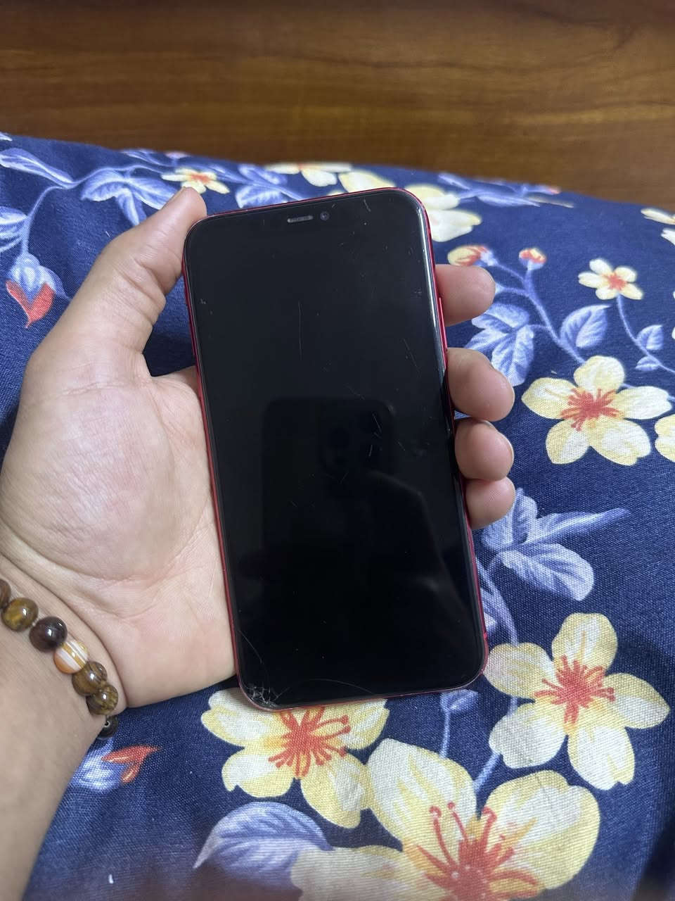 ايفون ١١ عادي
وتر بروف ممفتوح اي شي بي 
ذاكره ١٢٨ 
بطاريه ٨٢
فيس ايدي شغال 
سعره ٢٠٠ الف


**إذا كنت صاحب هذا الإعلان وتريد حذفه لأي سبب، رجاءا أرسل رسالة إلى الدعم الفني**