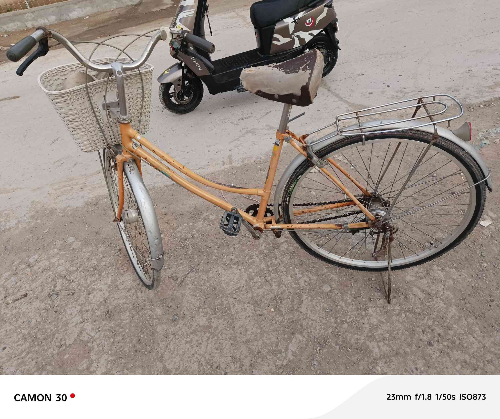 السلام عليكم باسكل ياباني للبيع حجم 27 دبل حساس مكاني بعقوبه التحرير السعر 60 وبي مجال لاتصال على هذا الرقم ***********
