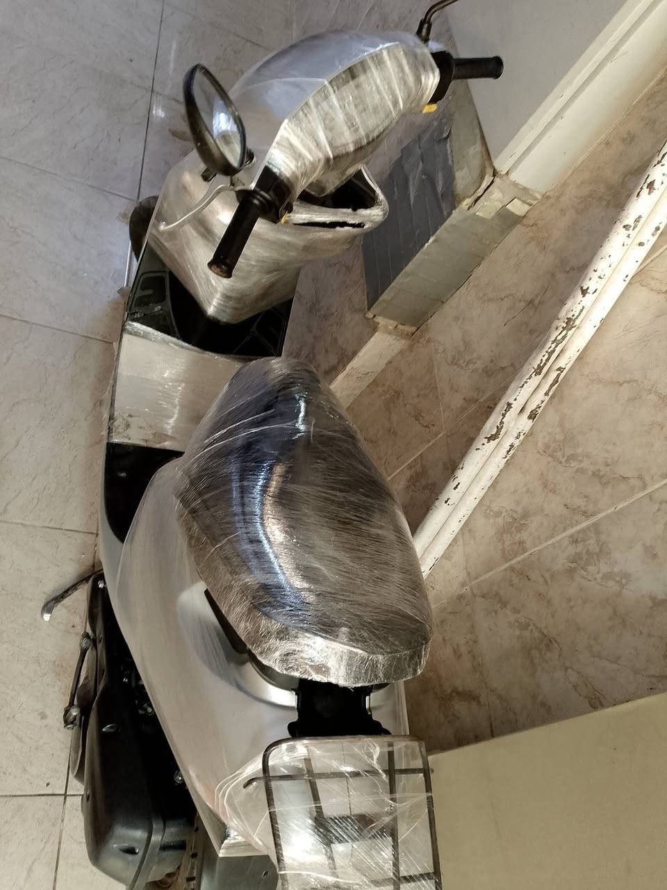 للبيع دراجه هوندا كرستال رمبة 
برغي مفتوح منهة حتى العدة اليابانية وهياهة 
شرط مكينة كبس نضافتهة 100/100 شغالة هندر 
سلف كهربائيات شغالة 100/100 اي نقص مابيهة
سعرة 350 الف  *********** 
العنوان اربيل
