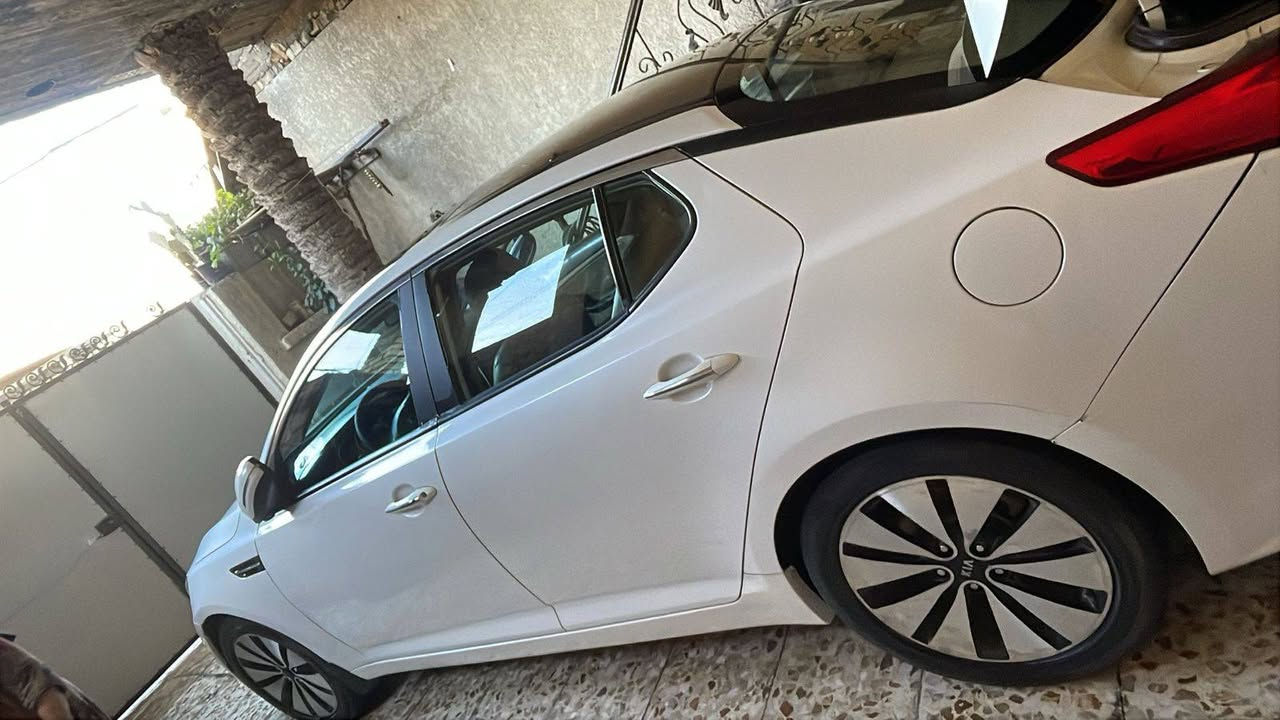 كيا اوبتما ٢٠١٣ خليجي
مري شفط 
تحكم ستيرن 
بنراما
كروس سرعه 
٣ بصمات تشغيل بيبان صندوق
مكينه ٢٠٠٠ دوش المرغوب 
ماشيه ٢٢٥ الف كم 
الجاملغ الامامي جهه السايق
وتبديل بنيد بدون اي دواخل
  تخم تاير جديد
السيارة نظيفة وجديدة و الصور كدامك
رقم بغداد بسمي
العنوان السيديه
 السعر ١٢٧ 
***********
