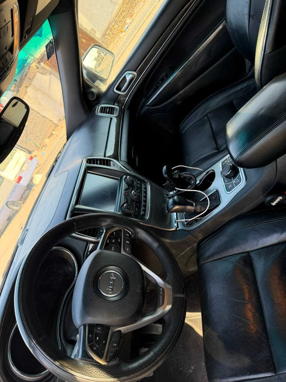 جيب شاروكي موديل 2018 مكينه 3600
سياره فول مواصفات للاخير كشنات تدفئه وتبريد حساسات مانع تصادم رادار بانوراما جكات تصعد وتنزل مري قلاب سستم صوت سياره ستعمال شخصي وجديده ماشيه 90 ميل
ملاحضه . سياره وارد كندي نضربت ضربه خفيفه بلباب مال الراكب وسويتها bdr بيها زلغين ماكحلتهن ضلن مثل ماهنه
السعر 255 رقم بصره باسمي سنويه وهزه جديد مكان البصره
***********
