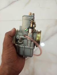 من رخصت مدير الكروب كابريتر جديده  عينه مال باله على الشغل  رقم وسنويه...