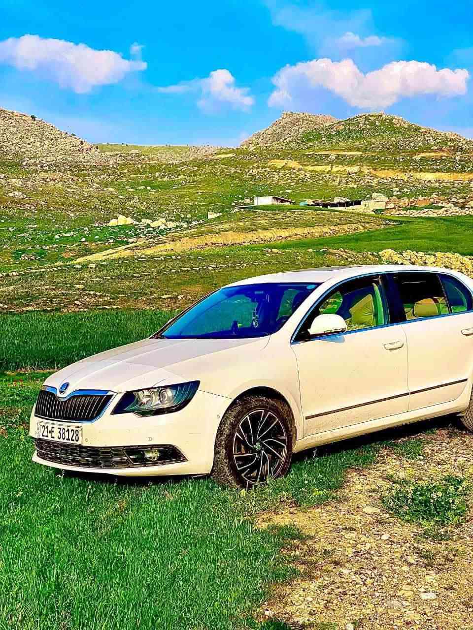 ‎‏🇩🇪‏🖤🇩🇪 Skoda superb  2015

*********** 📞

‎کوشن هیتەر

‎کوشن کارەبای

‎ کوشن خە‌زن

‎ کوشن جلد و ناو زە‌رد‌ 

‎ ئاوێنە کارەبای 

‎ئاوێنە ئیشارەت و ژێر لایت

‎ئاوێنە هیتەر

‎ئاوێنە کۆنترۆڵ
‎ (واتە‌ لە‌ كاتی بە‌گ ئە‌خە‌وێت + بە‌ كۆنترۆلیش قە‌پات دە‌بێت ئاوێنە‌ی ھە‌ردوو لا)

‎ئاوێنە دژە تیشک

‎جام پەردە (٣ پە‌ردە)‌ 

‎جام کۆنترۆڵ (دادە‌خرێت و دە‌كرێتە‌وە‌ )

‎ھە‌روە‌ھا سیستە‌می داخستنی جام و سلاید لە‌ كاتی باران بارین ئە‌گە‌ر بیرت چوو بێت 

‎فلچە‌ ئۆتۆ

‎سیدی بۆكس 6 سیدی  ئوكس و بلوتوس میمۆری ھە‌روە‌ھا 10مکەبەرە واتە هەر دەرگایەکی پێشەوە سێ مکەبەرەو هەردەرگایەکی دواوەدوو مکەبەرەی پێوەیە

‎سڵایت کۆنترۆڵ (واتە‌ بە‌ كۆنترۆل داخرێ) 

‎سەقف سڵایت 

‎سەقف تاقەشەمسی 

‎لە‌ كاتی راگرتن لە‌بە‌ر خۆر ھە‌وای سارد دێنێتە‌ ژوورە‌ وە‌ 
‎بۆ ئە‌وە‌ی ناوی زۆر گە‌رم نە‌بێت 

‎ئۆتۆ پارک  (خۆی پارکین دەکات)

‎حاسە پێش و دوا 

‎بلاجیکۆر ( ئە‌توانی وای لێ بكە‌ی لە‌گە‌ل پێچ كردنە‌وە‌ش بۆ ئە‌و لای ئە‌تە‌وێت داگرسێت )

‎سێ شێوازی سندوق 

‎سندوق ئاسای

‎سندوق جانتای

‎سێیە‌م شێواز دە‌بێتە‌ كلكی دوپشك 

‎ھە‌روە‌ھا سندوق سحب

‎سستەمی دژە کحول واتە کەسێک مشروب لەڕێژەی یاسای خواردبێتەوە سەیارەکە ئیش ناكات یاخود ناتوانی خێرا شۆفێری بكە‌یت 

‎‏ESC سیستەم دژە وەرگەڕان واتە لە پێچ و لۆفە خۆی ڕاست دەکاتەوە 

‎سستەمی ساحیبە واتە هەربۆنێک هەر دووکەڵێک لەناوەوە بێت ئۆتۆماتیکی سەحبی دەکاتەدەرەوە

‎سستەمی دژە خلیسکان 

‎سستەمی کەمی هەوای تایەکان

‎سستەمی تەواو بونی بەنس

‎لایت کلینەر 

‎لایت زینۆن

‎لایت کارەبای

‎لایت ئۆتۆماتیک 

‎واتە لەهەوراز لایتەکان بۆخوارەوە دەچەمێتەوە بۆ بەرو خواریش لایتەکان بۆسەرەوەبەرزدەبێتەوە

‎هەروەها لەشەوی تاریک و کەشو هەوای تەم خۆی دادەگرسێ 

‎تە‌بریدی سایە‌ق و سە‌كن جیایە‌ دە‌توانی لای سایق سارد بێت لای سە‌كن گە‌رم 

‎تەبرید مەرکەزی 

‎١٠ ئێرباگ  

‎ئێرباگ قوفڵ واتە دەتوانی قوفڵی کەیت لەکاتی حادیسە ئێرباک نەتەقێت

‎وە‌ ھە‌ندێك مواسە‌فاتی تر كە‌ نە‌م نوسیوە‌ 

‎گێر و مە‌كینە‌ بە‌شە‌رت 
‎مەکینە 2.0 تۆربۆیە‌

‎٦ گێر DSG مە‌رخوب

‎لە‌نچ كۆنترۆل  

‎سەنەوی ژینگە‌و رێگاو بانو رەقەمی تا٢٠٢٦/٦ تازە‌یە‌ بە‌ ناو خۆمە‌وە‌یە‌ 
ڕەقەم سلێمانیە

‎سەیارەکە سفری شە‌ریكە‌ی ھە‌ولێرە‌ ❤️ ١٠٥ ھە‌زار ڕۆشتوە

‎‌  هەتا حەزکەیت پاک و جوانە 

‎چوار تایە‌ی تازە‌ی لە‌ ژێرە 
‎پاتری تازە
‌ بێ دە‌عم 
بێ بۆیاخ
دوو جێ سوردە کوتی هەیە 
 بۆ نرخ پەیوەندی بکە یان نامە بنیرە لە ڤایبەرو واتس ئاپ 
تکایە ئەگەر موشتەری نیت  پەیوەندی مەکە
سوپاس بۆ ئەدمین 🌷❤️ رانية, السليمانية
