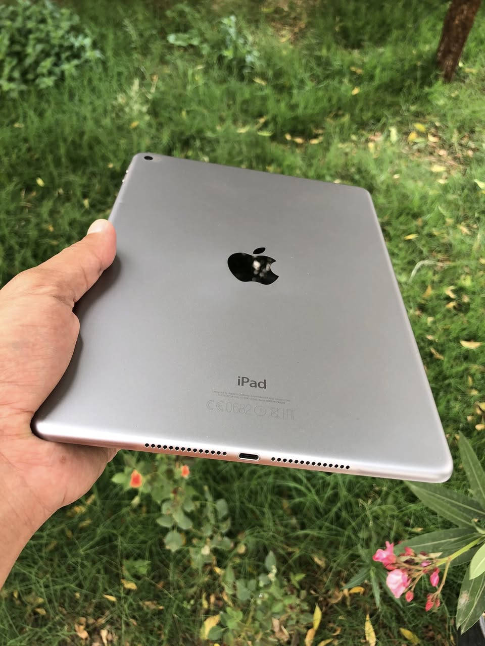 ipad 8
ذاكره 32
بطاريه 90% واعلى . إمريكي . نموذج M
نظافه 100%
ملحقات : كيبل إصلي وسماعات airpods MAX 
متوفر كميات كله وتربروف مفحوص حاسبه
فحص + ظمان 3 ايام
مناسب للألعاب والدارسه والعمل
 سعر 155 مع توصيل . سعر ثابت فقط شراي يدخل خاص 
للحجز ارسل رقمك وعنوانك


**إذا كنت صاحب هذا الإعلان وتريد حذفه لأي سبب، رجاءا أرسل رسالة إلى الدعم الفني**