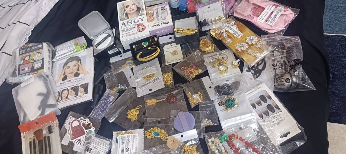 السلام عليكم شلعه كفرات العدد 61 كفر و2كفرات تاب ولصقات شاشه كزاز موبايل ايفون واكسسوارات وجوزلانات وهواي شغلات ب45 مع توصيل


**إذا كنت صاحب هذا الإعلان وتريد حذفه لأي سبب، رجاءا أرسل رسالة إلى الدعم الفني**