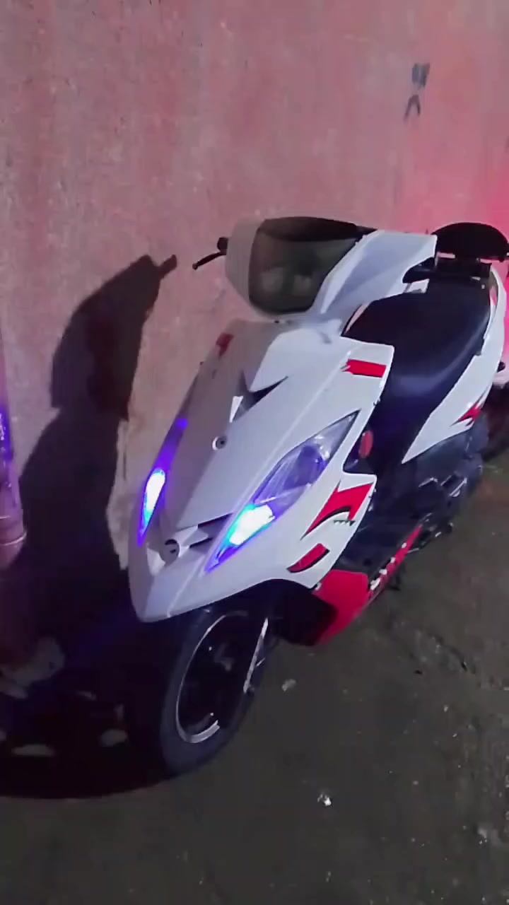 سلام عليكم الدراجه جي تي ار للبيع و مراوس العنوان بغداد الكريعات ***********
