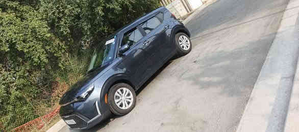 كيا صول موديل 23 وارد امريكي دخول جديد فحص وهزة وترقيم جديد اربيل باسمي تريد تحويل أو وكالة بدون متاخذ السيارة لاربيل تحويل مباشر 
((بدون حادث كلين تايتل ضرر باللحية مال الدعامية الأمامية))
مواصفاته 
LX 
محرك 2000 دوش 
رادار امامي 
شاشة تدعم كار بلي 
فول تحكم استيرن 
نظام كروز
نظام ضغط الهواء 
تحديد مسار توقف ذاتي 
اوتو ستوب 
وباقي المواصفات معروفة 
السعر ب 160 وبيه مجال بسيط 
مكان السيارة بغداد البياع 
للاستفسار الاتصال على الرقم *********** بي واتساب بغداد
