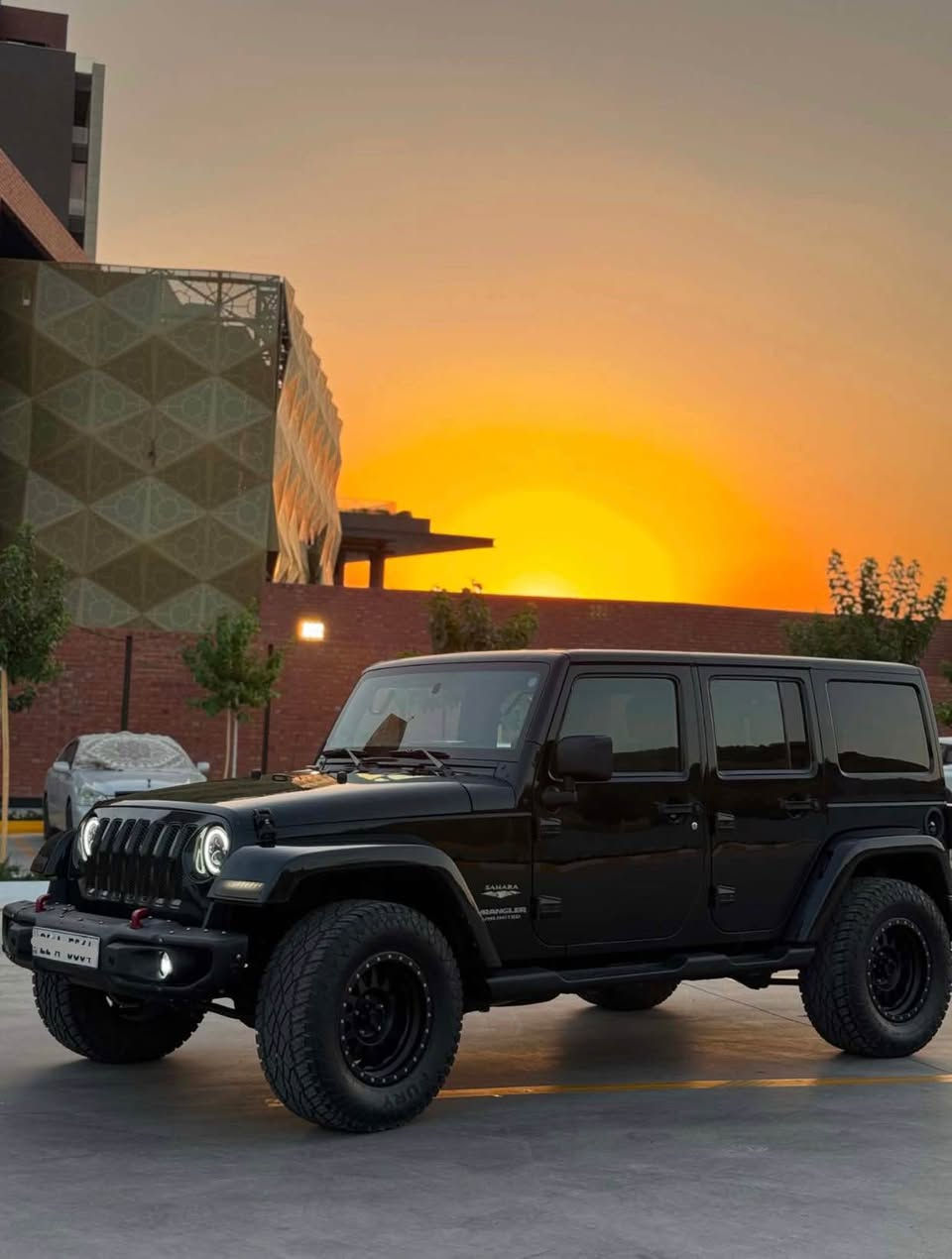 ...﷽...
Jeep wrangler 🇺🇸
جێب ڕانگلەر مۆدیل 2012 سفری خلیج (هارلم)
ڕەنگی زەیتوونی تۆخ ، کامل کراوە بە 2020
تایە و ویلی جەبەلی بۆ بەستراوە 
سەقفی پلاستیک مەرغووب 
گێر و مەکینە و کارەبایی بەشەرت 
ئەکسل و دەبڵ ئەکسلی بەشەرت 
تەبرید سارد و گەرم بەشەرت 
سەنەوی ژینگە و ڕێگاوبانی تازەیە بە ناوی خۆمانەوەیە 
کامل سێرفز بۆ کراوە ، ڕۆنی مەکینە هایدرۆلیکی گێر 
سەیارەکەمان سفری ئێرەیە و بێ بۆیاخ (clean title )
سارد و بۆیاخ و پارچە گۆراوی نیە ...
ماوەی ڕۆشتنی سەیارەکە تەنها ١٢٠ هەزار کیلۆمەتر 
ژمارە موبایل لەسەر ڕەسمەکان دانراوە ..
شوێن سلێمانی السليمانية, العراق
