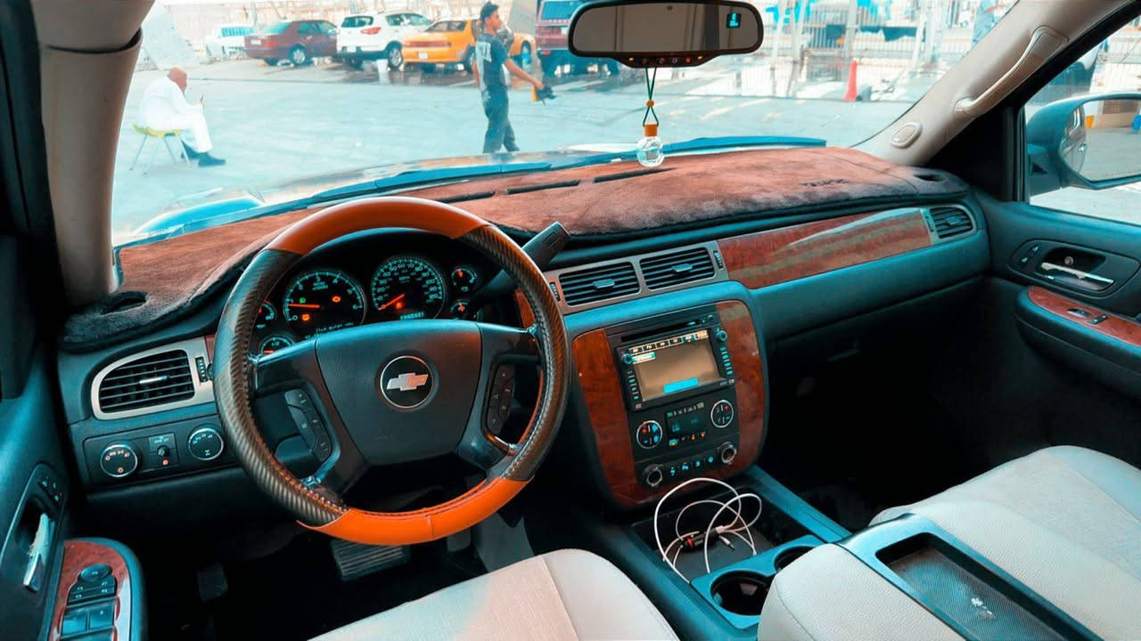 تاهو 2008 LTZ  سياره نضيفه كلش السعر 90وبيهه مجال العنوان البصره السياره جاهزه ***********
