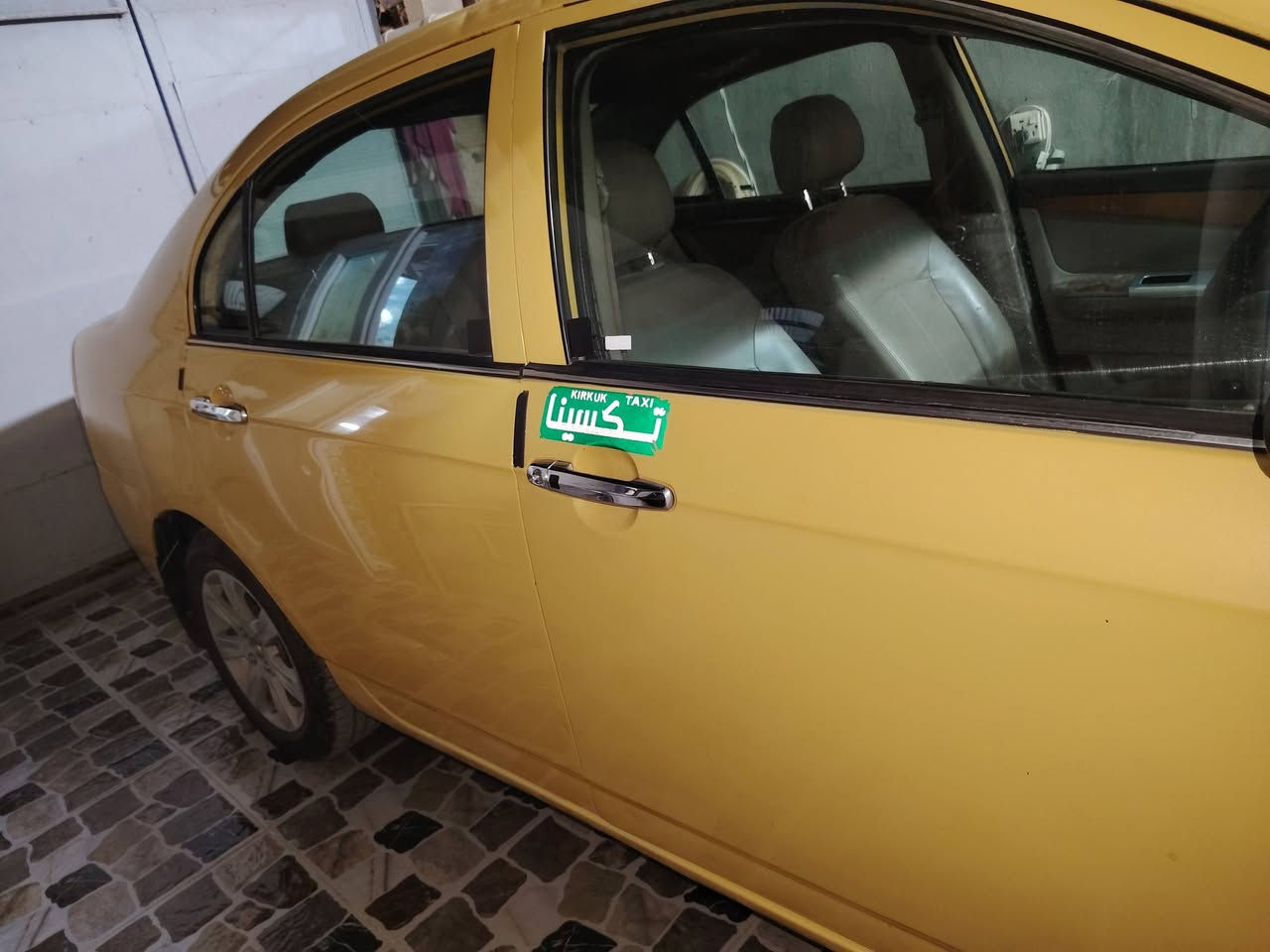 ليفان ٦٢٠ تيلند كشره حلو ويل كروم كشنات جلد بلاد تدفه تبريد بيه تايرات جدد باتري جديد دفتر بنزين بيه ٣٣ صاحبه بكركوك ***********
