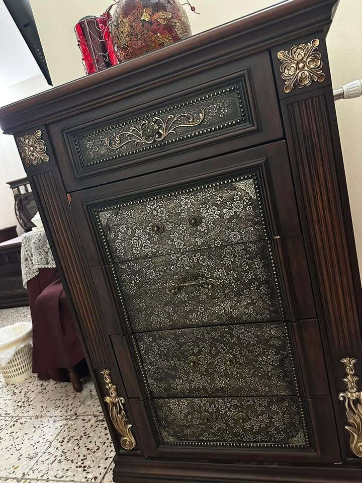 غرفة نوم تركية ماركة استقبال تكمة جدا جدا بدون اي اضرار بغداد حي الجامعة ***********  متوفرة فديو والتفاصيل للجادين فقط تواصل واتس اب
