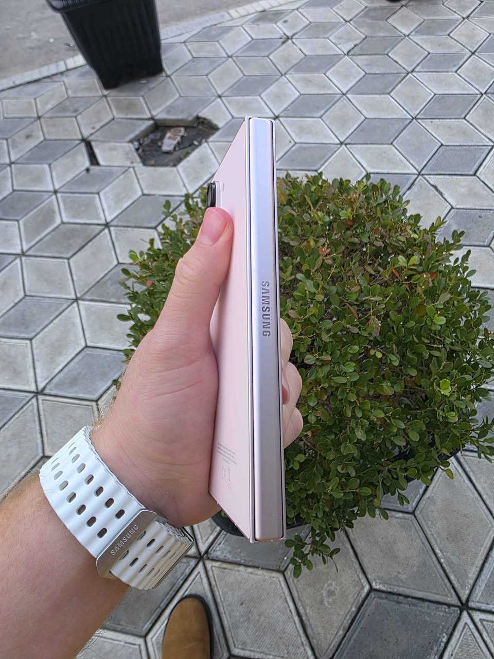 Samsung Galaxy Fold 6  256Gb
سامسۆنگ فۆڵدی شەش 256 گێگا ڕەنگی پەمەیی ئاسمانی
کامل ئەشیا
100%خاوێنە شتێکی تایبەت و دەگمەنە
زەمانی شاشەی و سۆفتوێری هەیە
نرخ 750$
مشتەریت تێل بکە
*********** السليمانية, العراق
