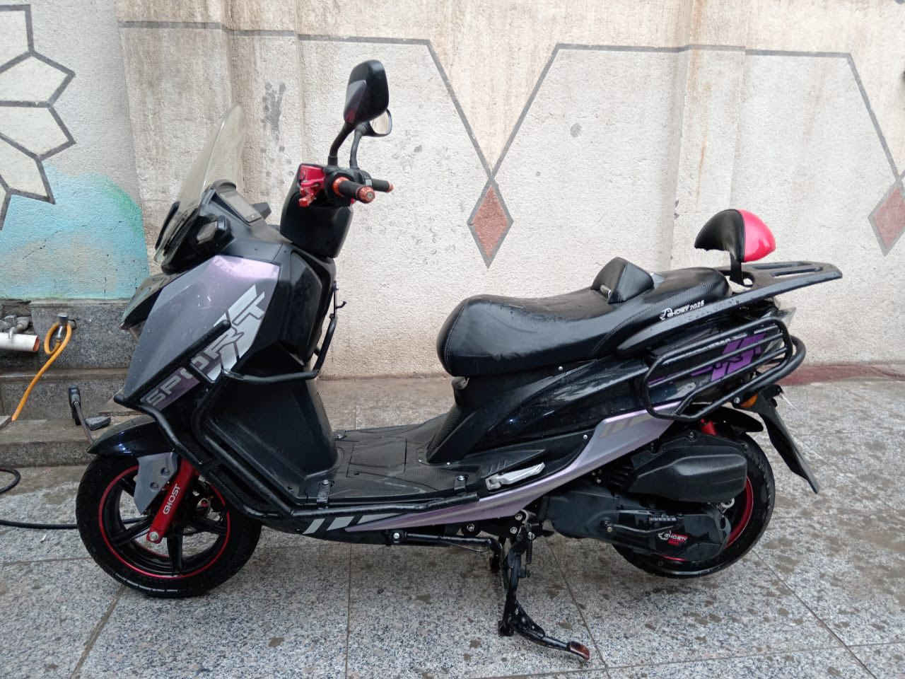 السلام عليكم 
دراجه كوست للبيع نضيفه اخت الزيرو تجي وتشوف نضافته بعينك دراجه خير من الله  مكان الدراجه كربلاء للستفسار اتصل ع الرقم صاحب الدراجه غير متواجد ع الفيس  ‭0771 659 2270‬
