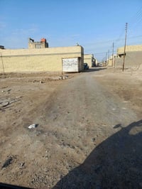 قطعه ارض للبيع 100 متر مربعه  قرب اسيطرة سبع قصور بالشارع رايح على الح...