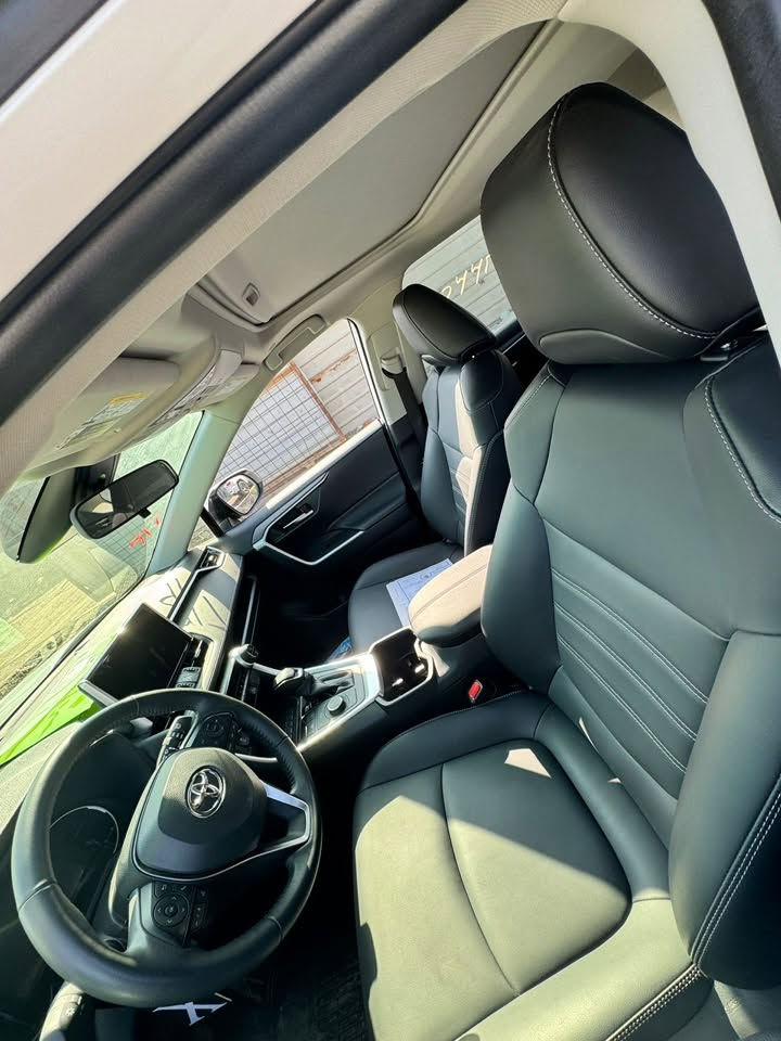 🚗 للبيع | تويوتا RAV4 Hybrid XLE Premium موديل 2024 وارد أمريكي تصنيع اليابان بحالة ممتازة جداً.

✅ محرك 2.5 هايبرد 
✅ مواصفات XLE Premium المميزة

✅ياباني اصل (made in japan)

السيارة نظيفة وجاهزة للاستخدام، والفحص .
💰 السعر: 255$ قابل للتفاوض
* اللون ابيض صدفي
* الممشى (15 الف ميل فقط)
* خشم البنيد ونصف الجاملغ بارد +رش على كدة
* بدون تبديل اي قطعة من اجزاء السيارة لامن الكشر ولا راديترات او غيرها

للاستفسار التواصل على الواتساب
***********

JTMB6RFV9RJ063328
