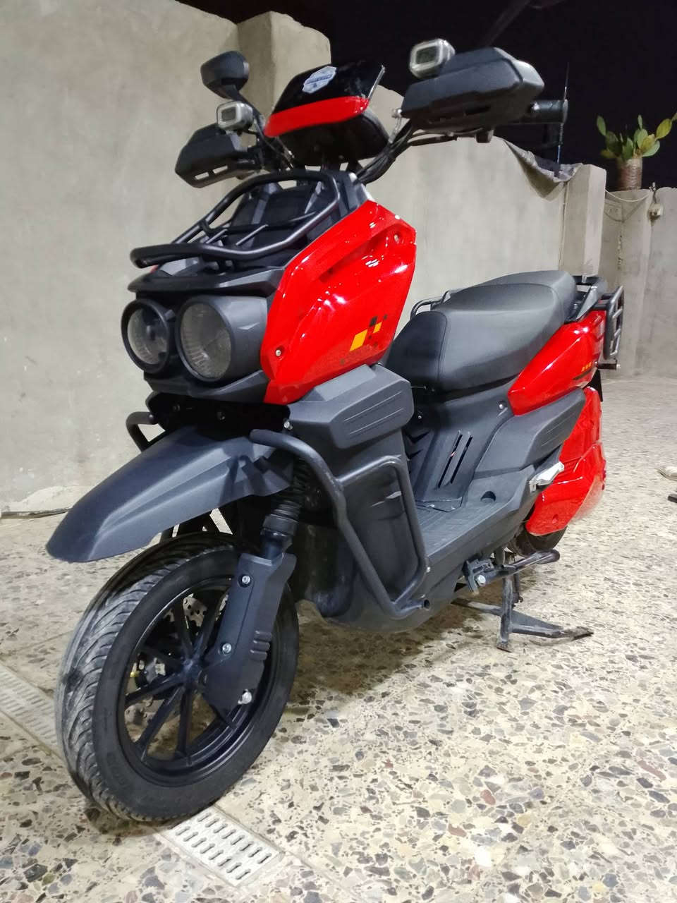 دراجه شحن اباتشي جديده كلش علفحص فول مواصفات السعر 950 للاتصال *********** مكاني بغداد حي اور قابل للمراوس
