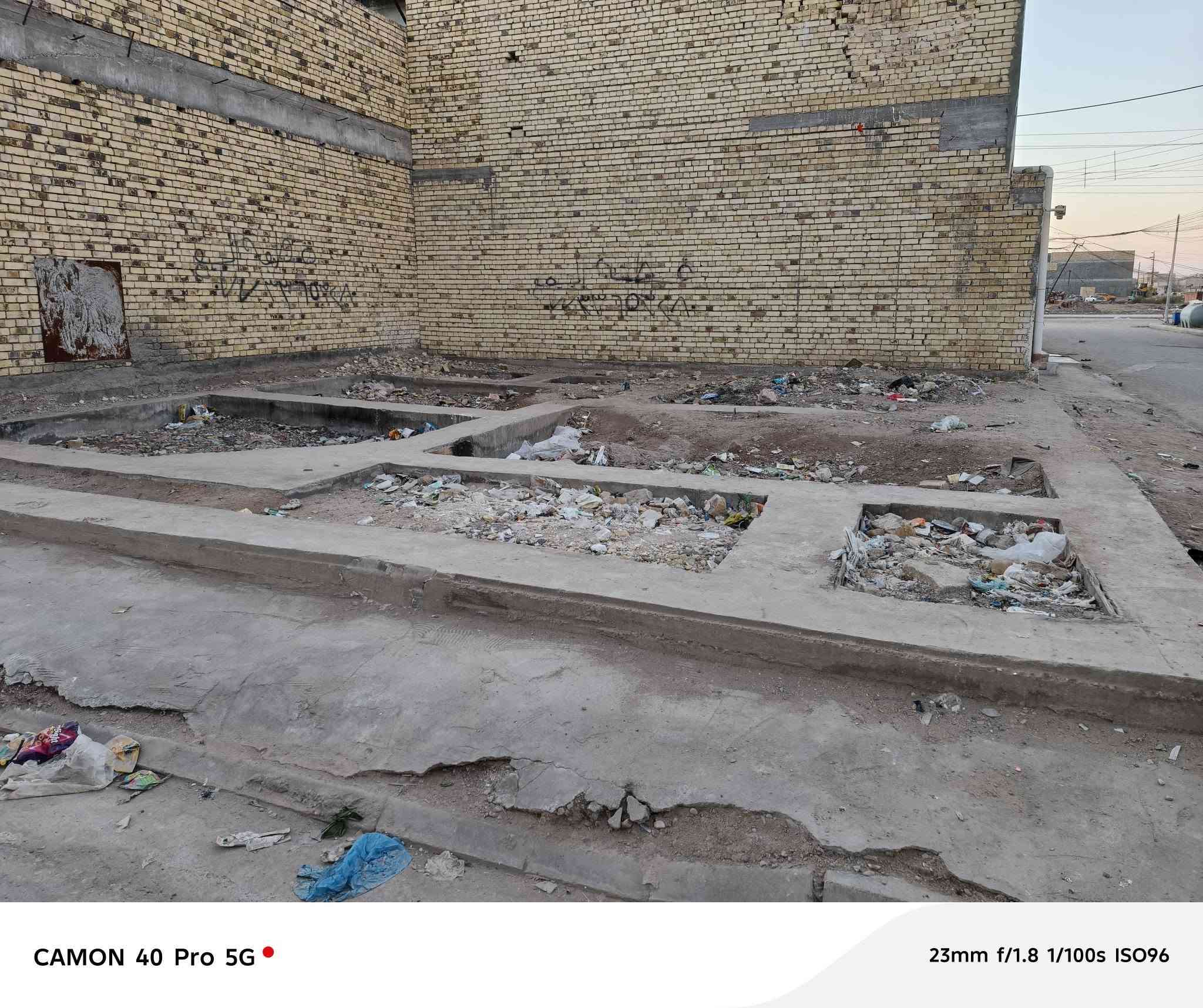 السلام عليكم قطعة 100م مربعة بنهاوند 3قريب مدرسة قصون الخير السفارة على رقم ***********
