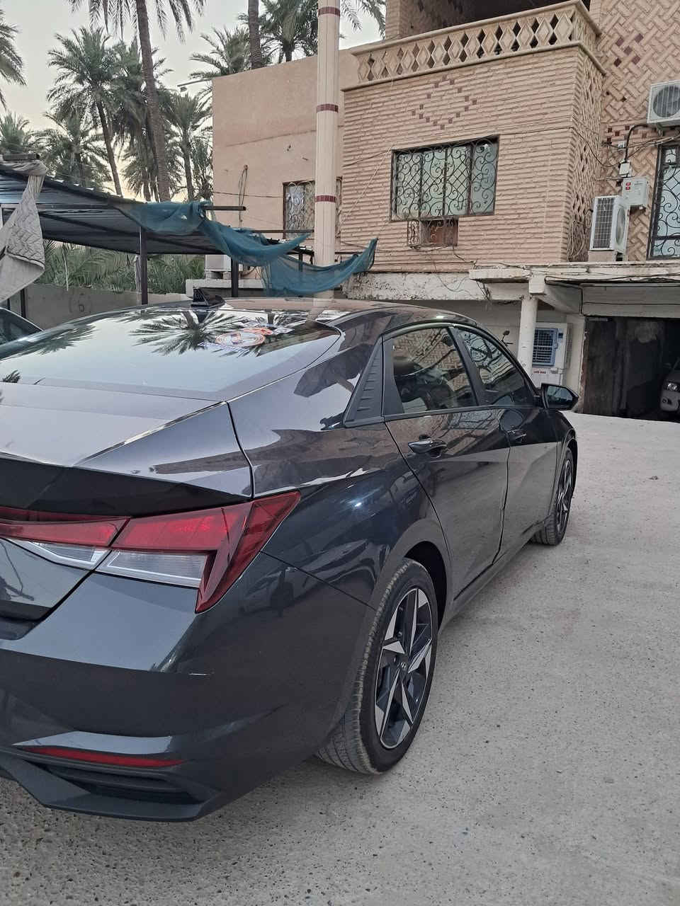 النترا ٢٣ رقم اربيل سنويه ورقم وهزه كله جديد بيه قطعتين صبغ باب الصدر وجومرلغ وبيه بارد مكان السياره بعقوبه هاتف ***********
