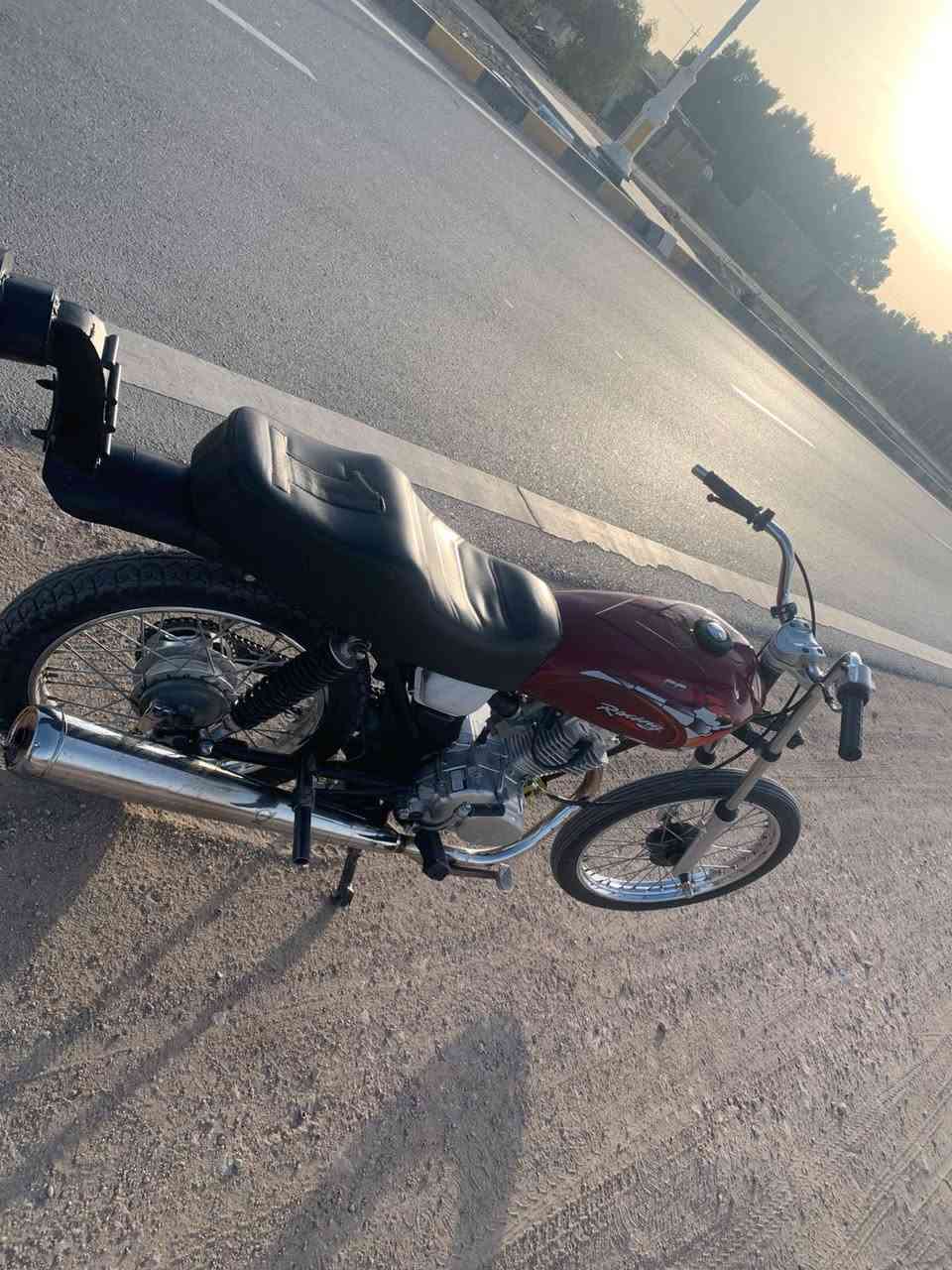 سلام عليكم دراجة نامة للبيع كلك محرك 25 ما مفتوح دراجه شلعه ومعدل خير من الله فصلتها تاكل الكاع سعر 600 وبيها مجال الخاص مفتوح رقم تلفوني بي واتساب ***********
