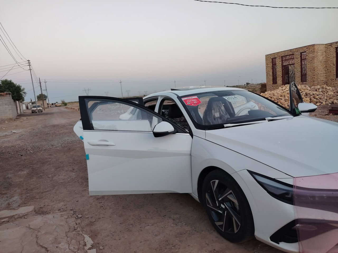 يا الله سلام عليكم هونداي النترا موديل 2024 سيره كفله عامه سيره مرتبه ما يحتج تصرف عليها الا تنقيص الا تبخير مكينه 1600 تجميع صيني  مكاني العماره قلعت صالح قريت سليمانيه  سعر 140وبيها مجال وا وهاذ رقمي *********** سيره رقم ربيل
