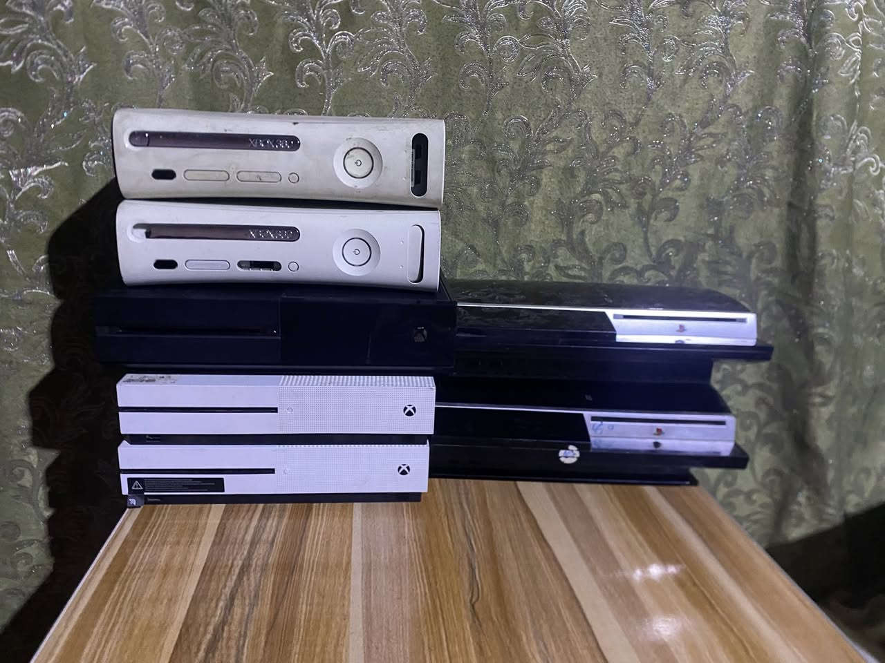 سلام عليكم 
اجهزه فحم للبيع ابيع شلعه مو مفرد ما ابيع مفرد ابيعهن كلهن 
العدد 7 اجهزه 
2 اكس بوكس 360 
2 اكس بوكس وان اس 
1 اكس بوكس وان فات 
2 بلي 3 فات 
سعرهن كلهن ب 150 الف و بيهن مجال للشراي


**إذا كنت صاحب هذا الإعلان وتريد حذفه لأي سبب، رجاءا أرسل رسالة إلى الدعم الفني**