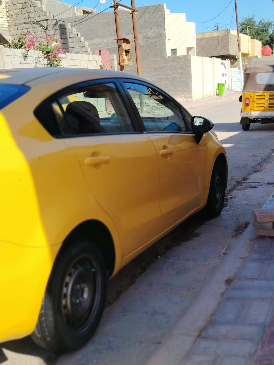 اسلام عليكم كيه ريو مديل 13 خليجي رقمها بابل نگليزي مكفوله ماعده چاملغ جهت الصايق بي ضربه خفيفه والباقي مكفول اول صبغه الها محرك +گير +تبريد +حداديه تخم تاير كله مكفول سياره تحكمات هواي بيها شاير بالمري سياره بكربلاء وراعيها يريد مداور ***********ابو حيدر
