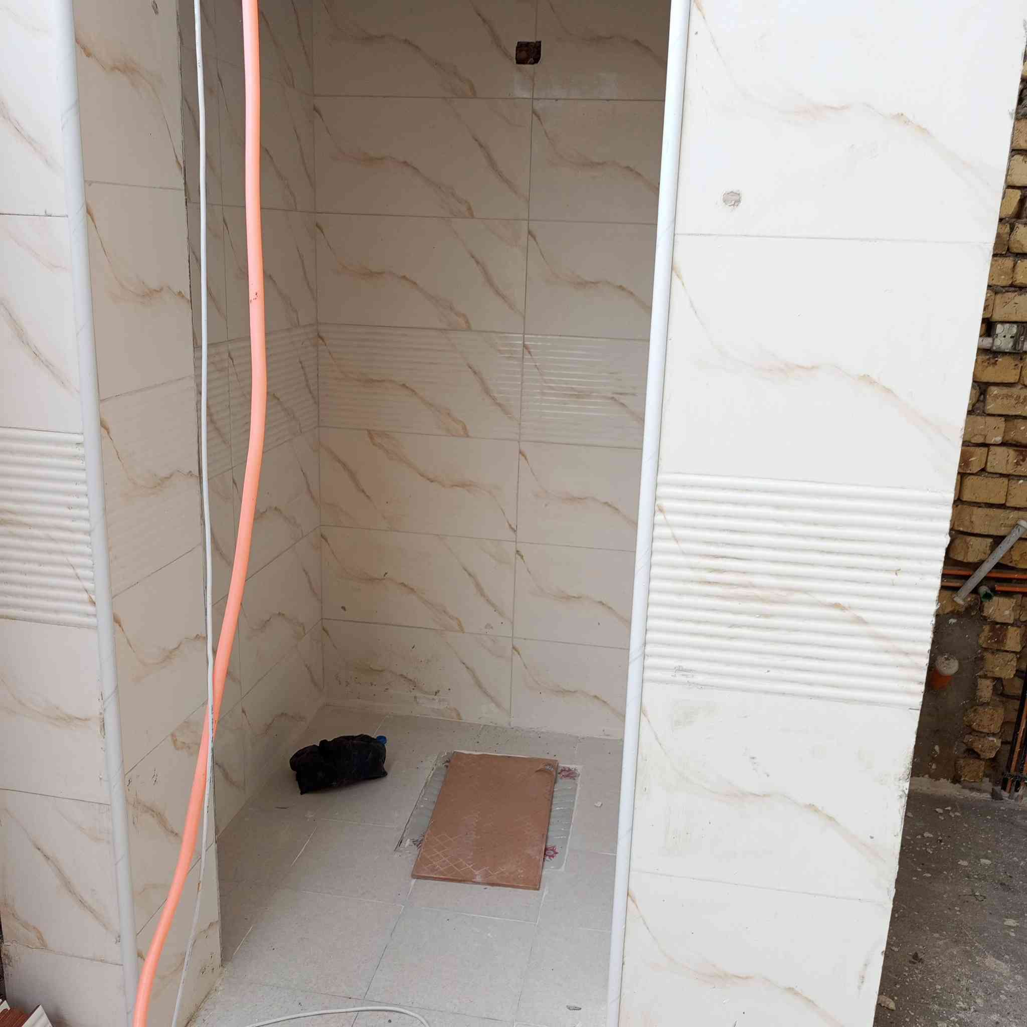 مشتمل للبيع طابق ونص منطقة الدبيه الثالثه المشتمل بيه نواقص  سعره مناسب وتفاصيل خاص اوتصل***********
