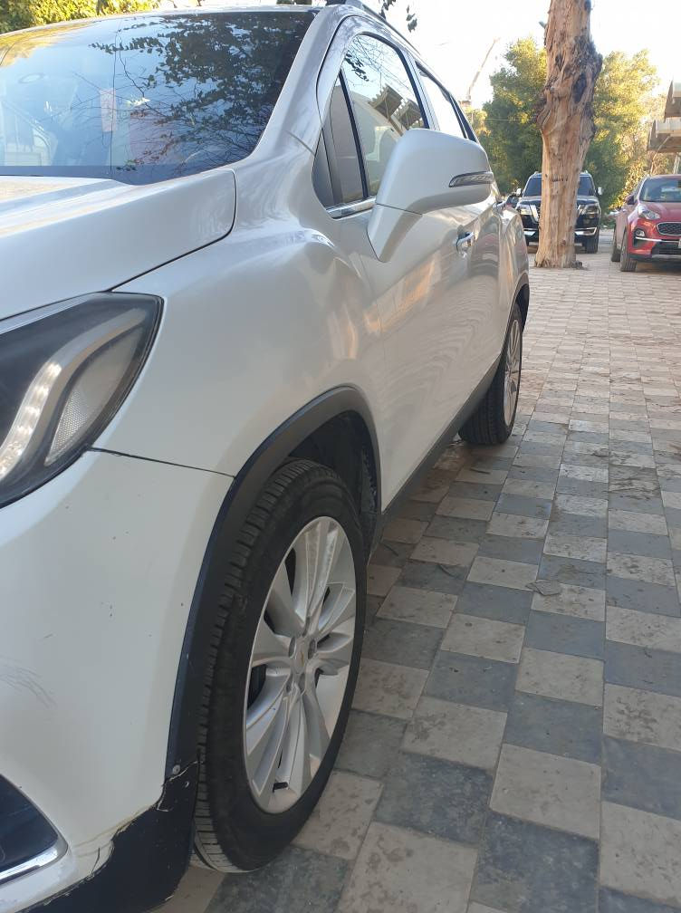 شوفرليت تراكس 2018 خليجي فول مواصفات بريمير 

محرك 1800
بصمه تشغيل
خمس بصمات ابواب
شاشه بلاد كار بلي
لد نهاري 
تحكمات جهتين
مثبت سرعه
كام بلاد
حساس خلفي
فتحه سقف
لايت لد
بك لايت لد 
شاشه اعطال 
قياس ضغط الاطارات
قياس لزوجه الدهن
اشاره بالمري 
كشافات زينون
كشنات جلد 
كشن كهرباء 
تشغيل عن بعد +بصمتين تشغيل مال شركه وكتلوكاتها وياها 
8 ايرباك سليم
محرك وكير مكفول 

الاضرار ...
1بارد خشم البنيد بدون صبغ او تبديل وبدون اريباك
 2التبريد عاطل 

للبيع او المراوس حسب القناعه 

السعر 100

مكان السياره بغداد ...القاهره بغداد, العراق


**إذا كنت صاحب هذا الإعلان وتريد حذفه لأي سبب، رجاءا أرسل رسالة إلى الدعم الفني**