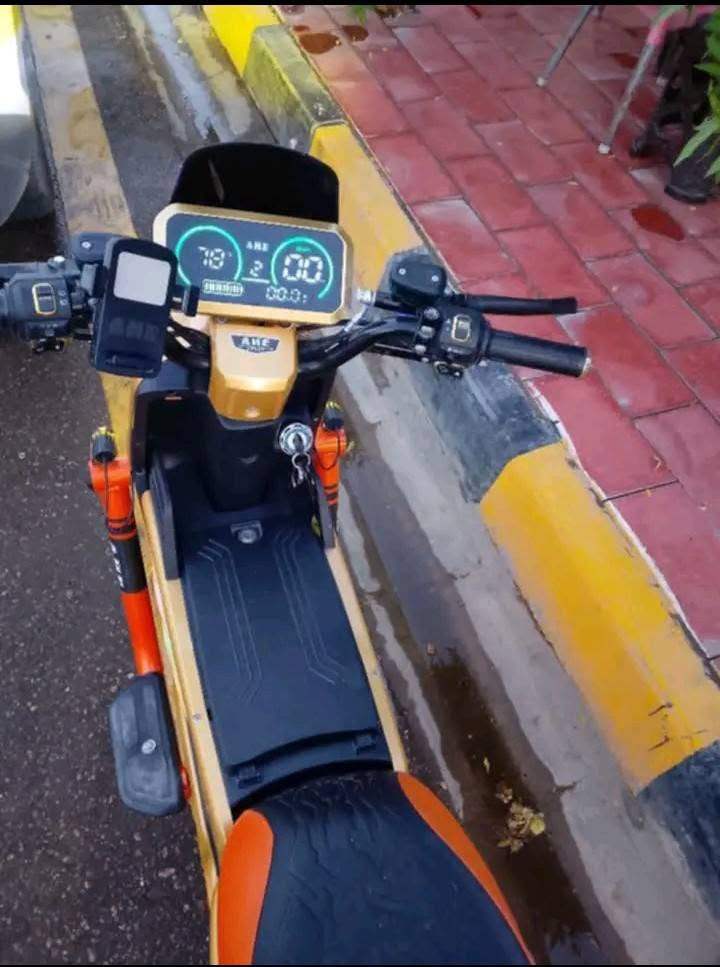 سلام عليكم شباب دراجه شحن للببع نوع X900 الدراجه جاهزه من كلشي الدراجه مزوده 6 باتري كبار الدراجه مديل 2026 حته مكاتبت الوكيل موجوده جاهزه لايت عالي ناصي زنون دكمت ترميش لايت جاهزه من كلشي السعر 450 وبيخ مجال المكان نجف هاذه رقمي بي وتساب ***********
