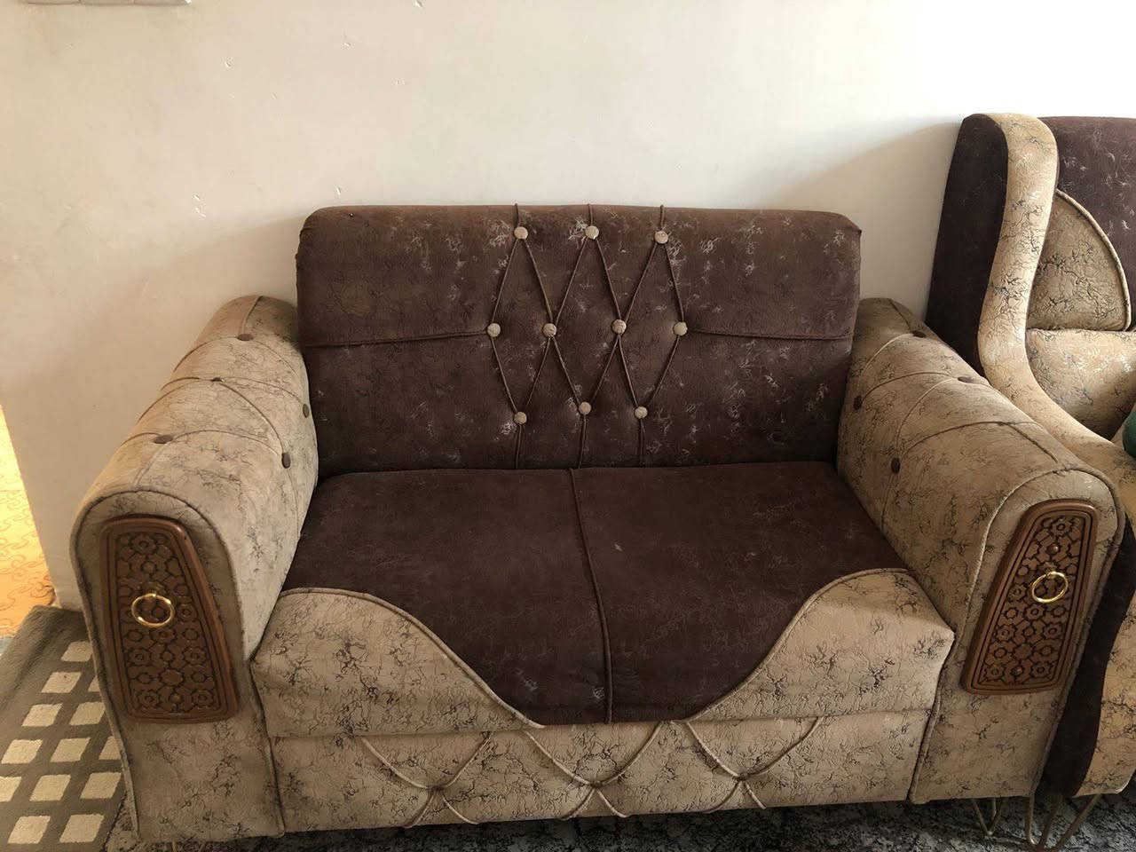 السلام عليكم تخم اثاث للبيع نظيف بيه لحوظات مكان بغداد كماليه الاتصال على الرقم *********** متواجد على فيس
