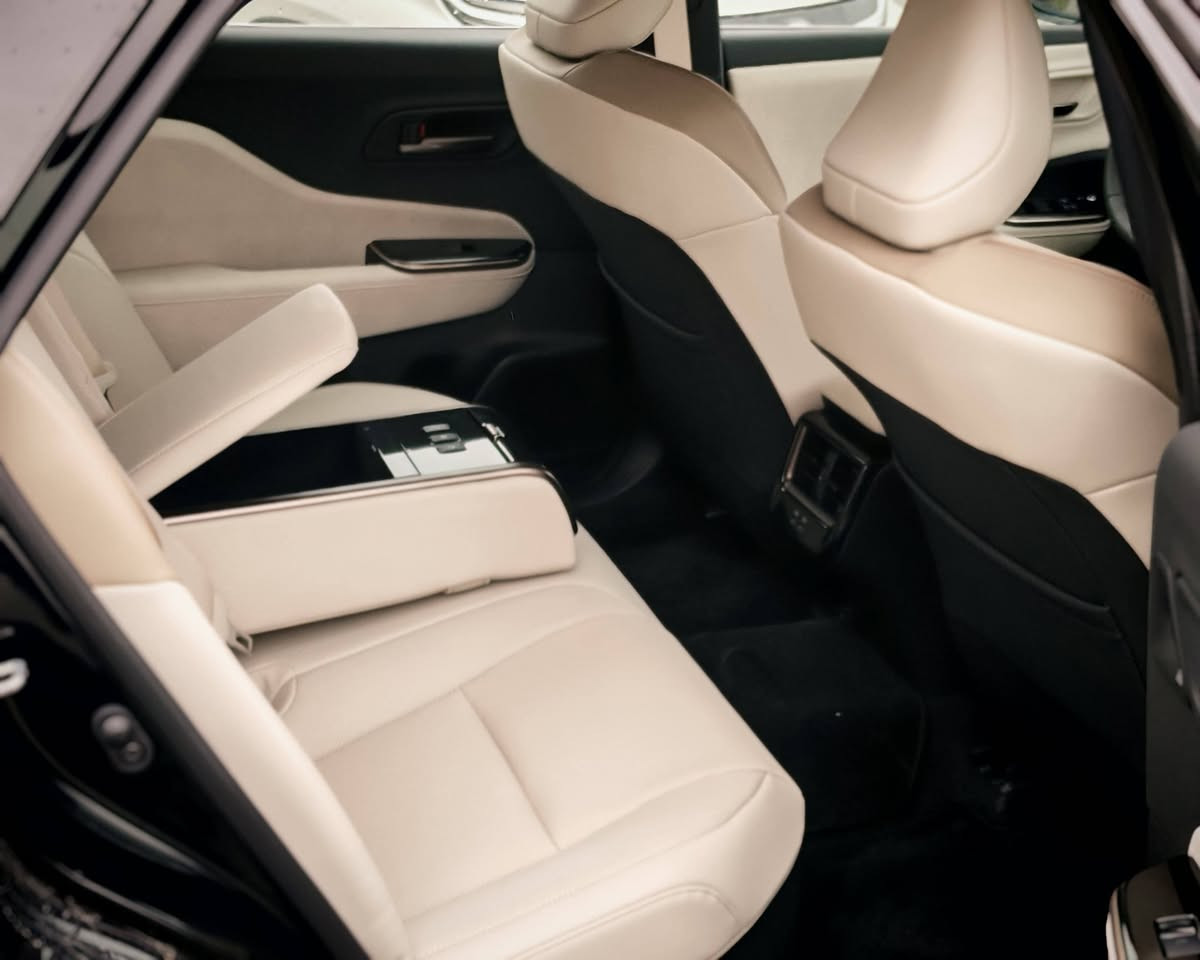 😍 تويوتا كراون 2025 هايبرد،
🌟 نويكار أوتو لتجارة السيارات في اربيل Nwekar Auto 🌟
🚗 فئة GLX، موديل 2025، بنزين و هايبرد
- *المحرك*: 2.5 لتر هايبرد، 218 حصان
- *الدفع*: أمامي
- *الكفاءة*: 26.1 كم/لتر
- *المواصفات*:
- شاشة معلومات 12.3 بوصة
- مقاعد جلد
- نظام صوتي JBL
- فتحة سقف 
ملاحظه صغيره بل سياره موجود

- نظام الأمان Toyota Safety Sense 3.0
📍 اربيل، تقاطع مخمور، بصف معمل بيبسي
للتواصل مع مبيعات ☎️
 📞 ***********
 📞 ***********
 📞*********** كورك
 📞***********  
#سيارات #كوستر #باصات #اربيل #بغداد #العراق #موصل #العراق #ضمان #مناسب #ساز #ساس #SAS #تويوتا #شركة #الانبار #كركوك #سلميانية #عقرة #موديل2025 #لاندكروز #gxr #موديل2024 #فولمواصفات #معارض #هايبردـهجين 
#العراق
