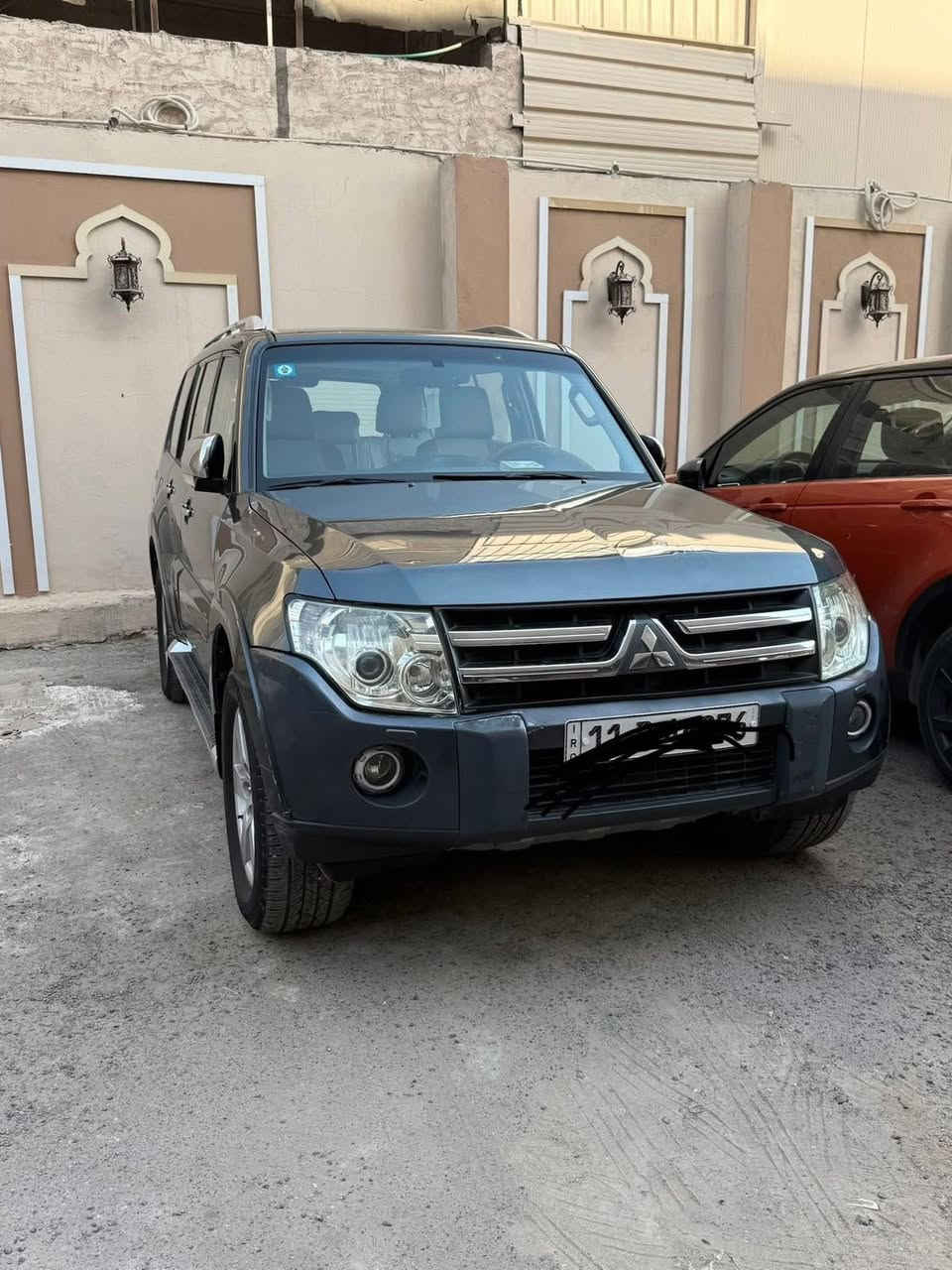 باجيرو  ٢٠٠٨  محرك ٣٨٠٠  GLS اعلى فئة بالباجيرو. اللون رمادي رقم دولي انكليزي بغداد ماشية ٩١ الف كيلو متر حقيقي 
فول مواصفات مقاعد جلد كهرباء 
داخل بيجي 
فور ويل سلايد روف 
مري شفط 
اشاير بلمري 
حساسات خلفية   تبريد جيد جدا  
7راكب 
تبريد 3قطع 
 السياره مكفولة من الصبغ فقط الدعامية الامامية 
وجزء من الدعامية الخلفية 
السعر 135 ورقة 
للاتصال
***********
