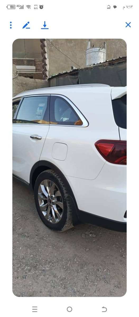 كيا سورنتو 20 خليجي 
ماشية ١٠٠ وشويه الف
خليجي بيها بارد بلبنيد قليل
مواصفات//
1️⃣ بصمة تشغيل 
2️⃣ بصمة ابواب 
3️⃣ محرك ٦ سلندر 
4️⃣ جي بي اس (خرائط)
5️⃣ شاشة 
7️⃣ حساسات  امامي خلفي
8️⃣ كراسي ٢ كهرباء
9️⃣ قطع ٣ تبريد 
🔟 بانوراما 
1️⃣1️⃣ تحكمات ستيرن 
1️⃣2️⃣ سبعة راكب 
1️⃣3️⃣ ويل كب
1️⃣4️⃣ كشنات بلادي
1️⃣5️⃣ جنطة كهرباء ذكية تفتح عند الاقتراب 
1️⃣6️⃣ مري شفط 
1️⃣7️⃣ بردات خلفية بلادية
1️⃣8️⃣انظمة قيارة smart. Eco. Cimfort. Sport. 
‏1️⃣9️⃣ 
2️⃣0️⃣ 
2️⃣1️⃣ اريل نفكيتر
 رقم بغداد  لجديد بسمي
للاستفسار ***********
