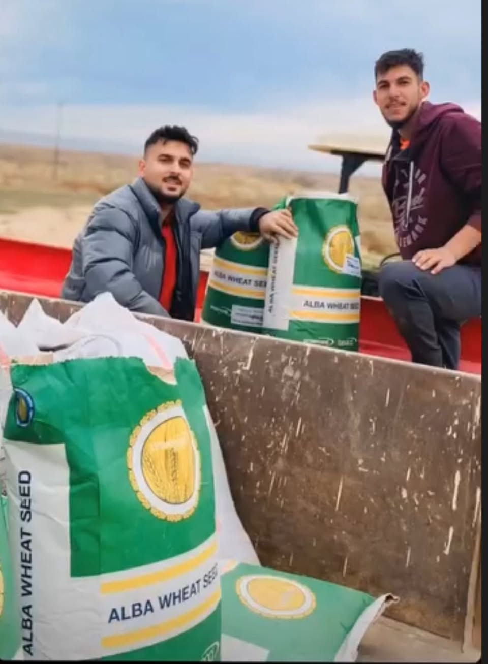 بذور البا
السلام وعليكم بذور البا جيل ثاني  الحبايه واختها

مكيس كامل مع اقراص قوارض وحشرات حاظر للبذر فقط

انتاجها السنه ١٨٥٠ بالدونم

سعر  ٥٥٠ وبيها مجال بسيط حك جيتك

كميتها محدوده

للتواصل خاص 

او الاتصال على ***********
